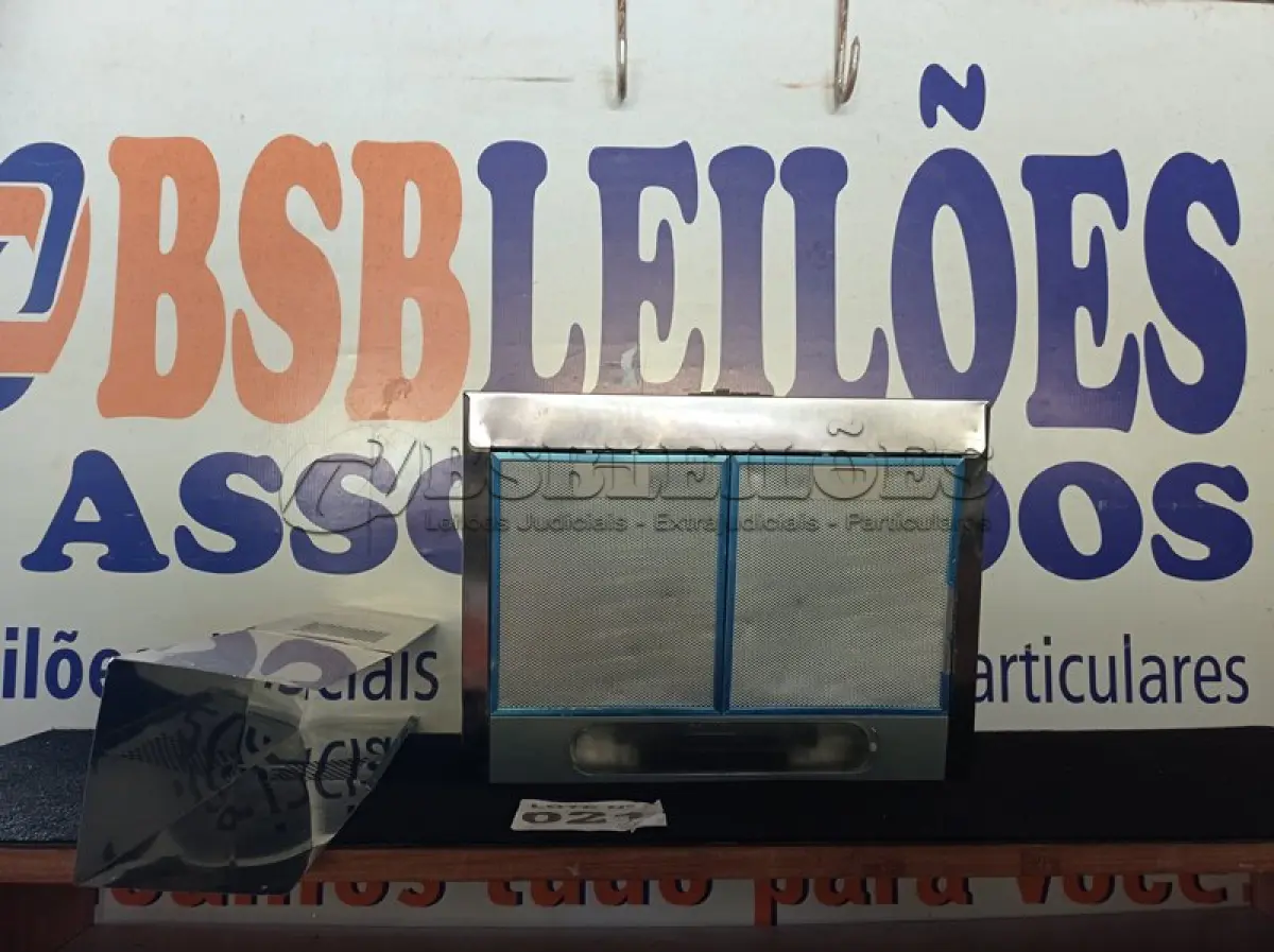 LOTE 021 - 01 - COIFA DE PAREDE BRASTEMP INOX (NO ESTADO, NÃO SABEMOS SE FUNCIONA. LEILÃO NÃO TEM GARANTIA E NEM DEVOLUÇÃO, SUJEITO A POSSÍVEIS AVARIAS VISÍVEIS/OCULTAS E/OU AUSÊNCIA DE COMPONENTES)