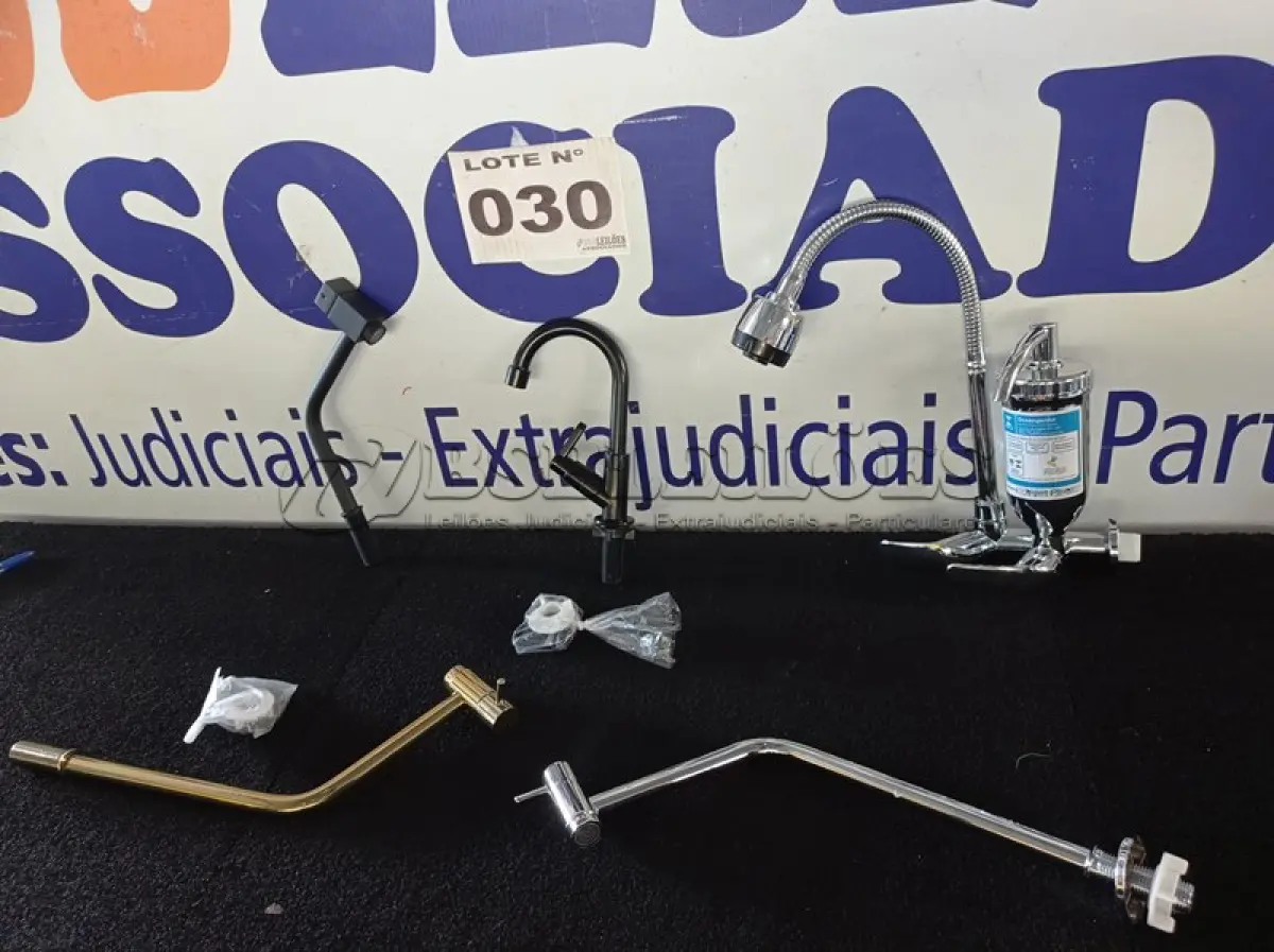 LOTE 030 - 05 – TORNEIRAS DIVERSAS (NO ESTADO, NÃO SABEMOS SE FUNCIONA. LEILÃO NÃO TEM GARANTIA E NEM DEVOLUÇÃO, SUJEITO A POSSÍVEIS AVARIAS VISÍVEIS/OCULTAS E/OU AUSÊNCIA DE COMPONENTES)