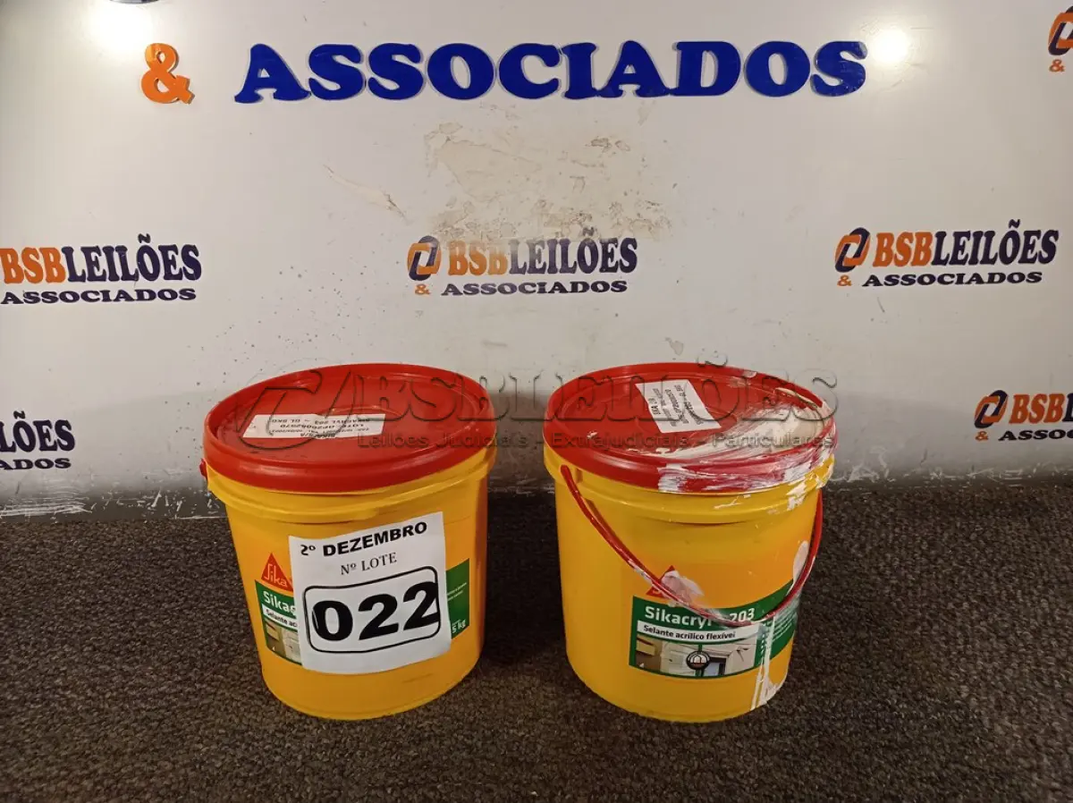 LOTE 022 - 02 BALDES DE SIKACRYL 203, SELANTE ACRÍLICO FLEXÍVEL 5KG. (NO ESTADO) ATENÇÃO! FAZER A VISITAÇÃO ANTES DE ARREMATAR, NÃO SABEMOS SE FUNCIONA. LEILÃO NÃO TEM GARANTIA E NEM DEVOLUÇÃO, SUJEITO A POSSÍVEIS AVARIAS VISÍVEIS/OCULTAS E/OU AUSÊNCIA DE COMPONENTES.