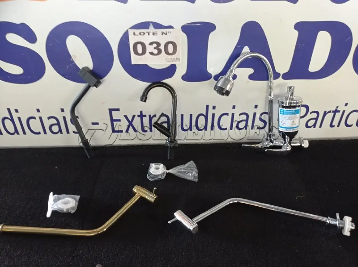 LOTE 030 - 05 – TORNEIRAS DIVERSAS (NO ESTADO, NÃO SABEMOS SE FUNCIONA. LEILÃO NÃO TEM GARANTIA E NEM DEVOLUÇÃO, SUJEITO A POSSÍVEIS AVARIAS VISÍVEIS/OCULTAS E/OU AUSÊNCIA DE COMPONENTES)