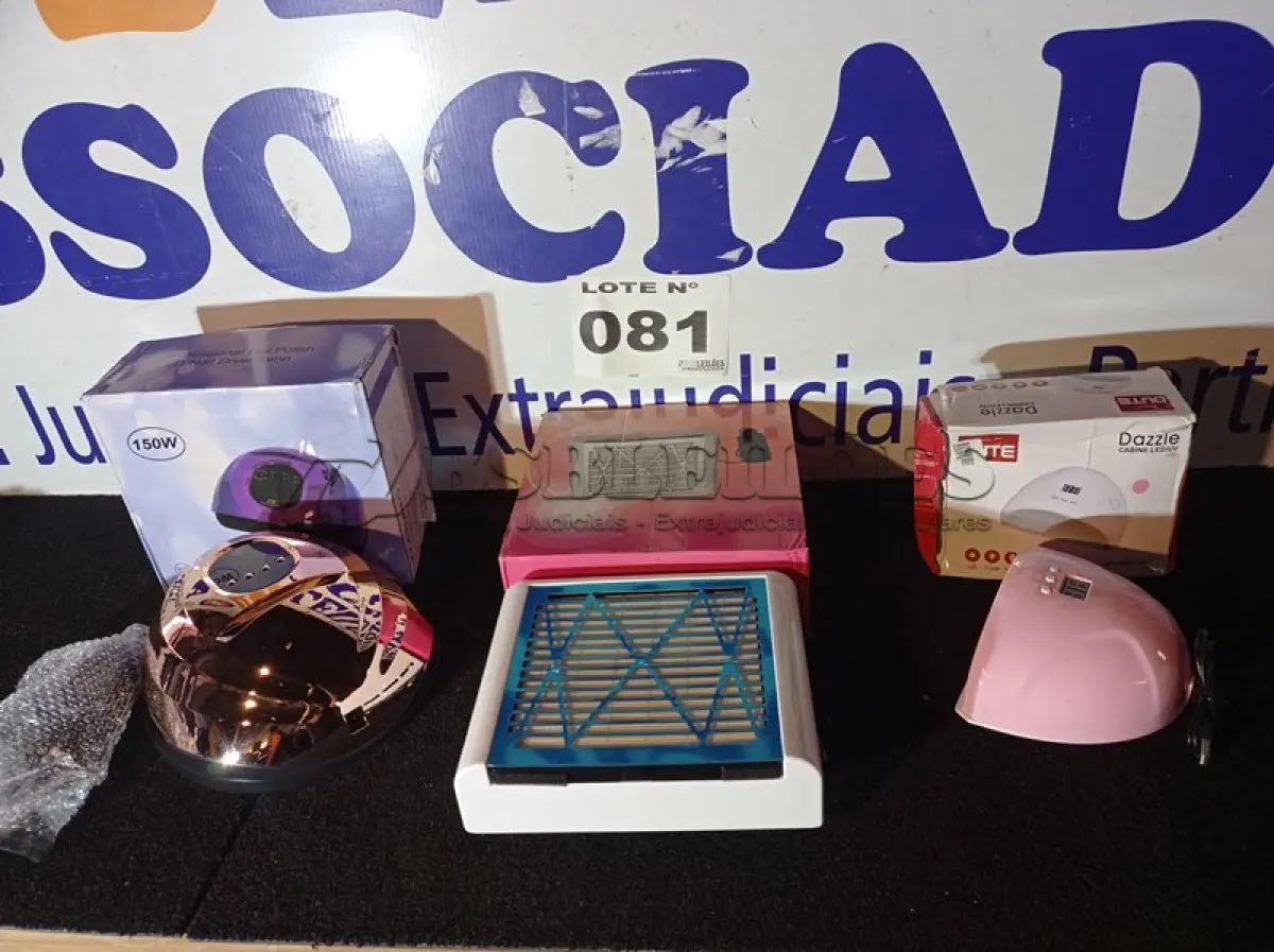 LOTE 081 - 03 – UTENSÍLIOS PARA MANICURE (NO ESTADO, NÃO SABEMOS SE FUNCIONA. LEILÃO NÃO TEM GARANTIA E NEM DEVOLUÇÃO, SUJEITO A POSSÍVEIS AVARIAS VISÍVEIS/OCULTAS E/OU AUSÊNCIA DE COMPONENTES)