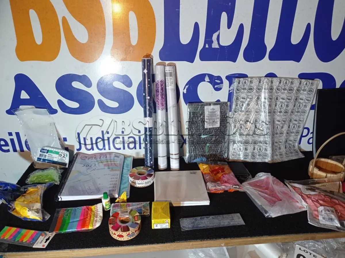 LOTE 072 - 29 – ITENS PAPELARIA(APROXIMADAMENTE) (NO ESTADO, NÃO SABEMOS SE FUNCIONA. LEILÃO NÃO TEM GARANTIA E NEM DEVOLUÇÃO, SUJEITO A POSSÍVEIS AVARIAS VISÍVEIS/OCULTAS E/OU AUSÊNCIA DE COMPONENTES)