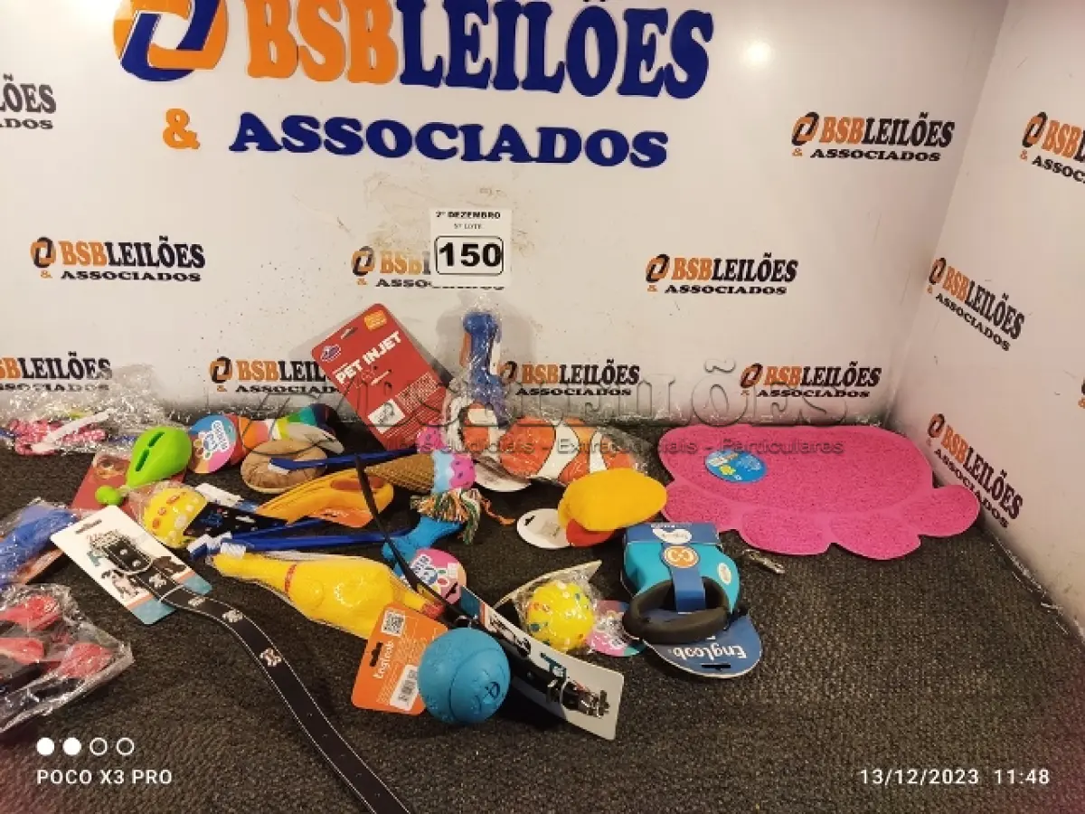 LOTE 150 - 01 LOTE COM VÁRIOS ACESSÓRIOS PARA PET’S. (NO ESTADO) ATENÇÃO! FAZER A VISITAÇÃO ANTES DE ARREMATAR, NÃO SABEMOS SE FUNCIONA. LEILÃO NÃO TEM GARANTIA E NEM DEVOLUÇÃO, SUJEITO A POSSÍVEIS AVARIAS VISÍVEIS/OCULTAS E/OU AUSÊNCIA DE COMPONENTES.