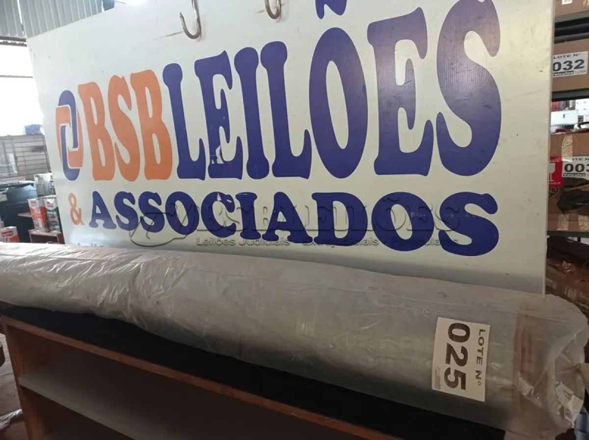 LOTE 025 - 01 - TAPETE 3,00X2,50 METROS (NO ESTADO, NÃO SABEMOS SE FUNCIONA. LEILÃO NÃO TEM GARANTIA E NEM DEVOLUÇÃO, SUJEITO A POSSÍVEIS AVARIAS VISÍVEIS/OCULTAS E/OU AUSÊNCIA DE COMPONENTES)