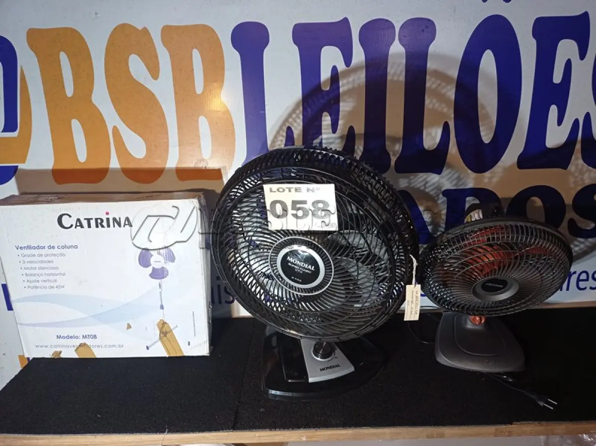 LOTE 058 - 03 – VENTILADORES DIVERSOS (NO ESTADO, NÃO SABEMOS SE FUNCIONA. LEILÃO NÃO TEM GARANTIA E NEM DEVOLUÇÃO, SUJEITO A POSSÍVEIS AVARIAS VISÍVEIS/OCULTAS E/OU AUSÊNCIA DE COMPONENTES)