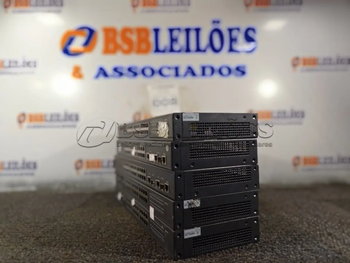 LOTE 008 - 05 SWITCHES MARCAS E MODELOS DIVERSOS. (NO ESTADO) ATENÇÃO! FAZER A VISITAÇÃO ANTES DE ARREMATAR, NÃO SABEMOS SE FUNCIONA. LEILÃO NÃO TEM GARANTIA E NEM DEVOLUÇÃO, SUJEITO A POSSÍVEIS AVARIAS VISÍVEIS/OCULTAS E/OU AUSÊNCIA DE COMPONENTES.