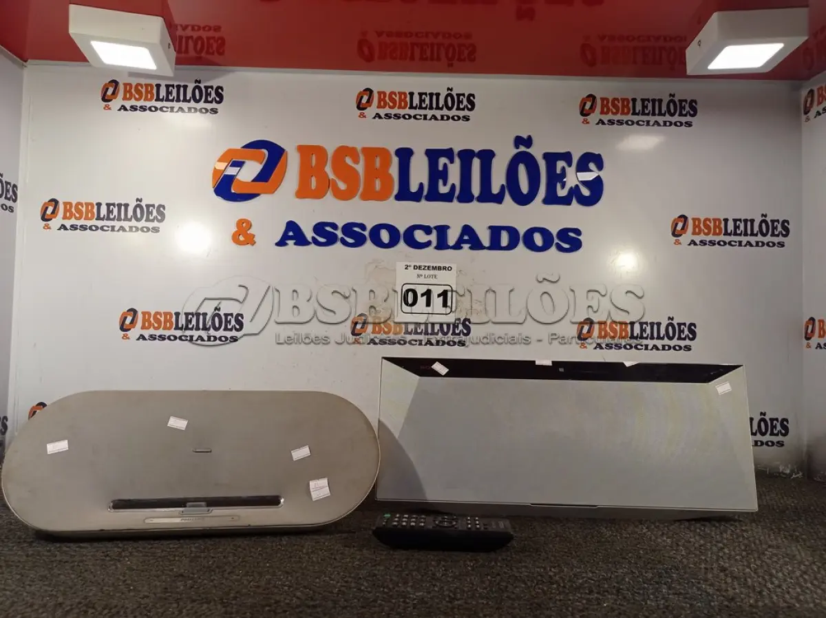 LOTE 011 - 02 SISTEMAS DE ÁUDIO PESSOAL MARCAS E MODELOS DIVERSOS. (NO ESTADO) ATENÇÃO! FAZER A VISITAÇÃO ANTES DE ARREMATAR, NÃO SABEMOS SE FUNCIONA. LEILÃO NÃO TEM GARANTIA E NEM DEVOLUÇÃO, SUJEITO A POSSÍVEIS AVARIAS VISÍVEIS/OCULTAS E/OU AUSÊNCIA DE COMPONENTES.