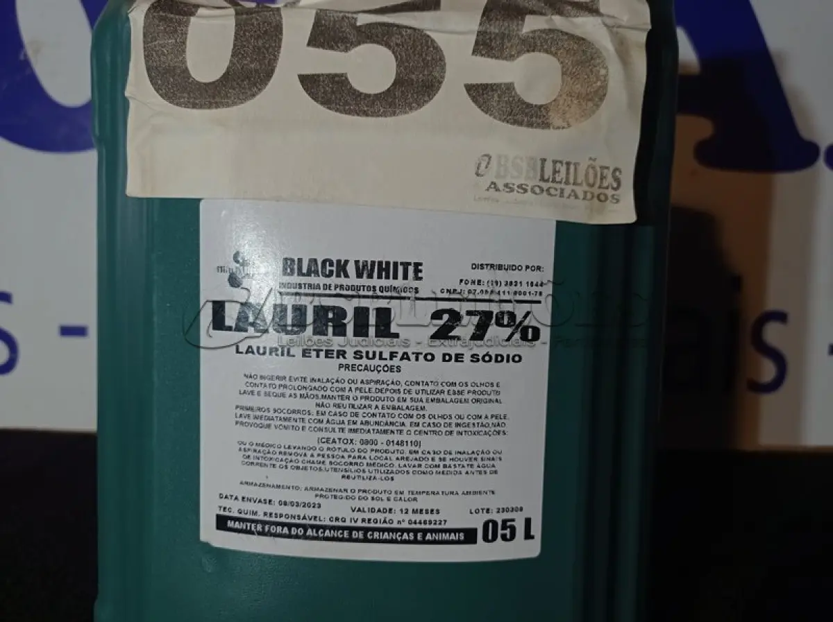 LOTE 055 - 10 LITROS DE LAURIL (NO ESTADO, NÃO SABEMOS SE FUNCIONA. LEILÃO NÃO TEM GARANTIA E NEM DEVOLUÇÃO, SUJEITO A POSSÍVEIS AVARIAS VISÍVEIS/OCULTAS E/OU AUSÊNCIA DE COMPONENTES)