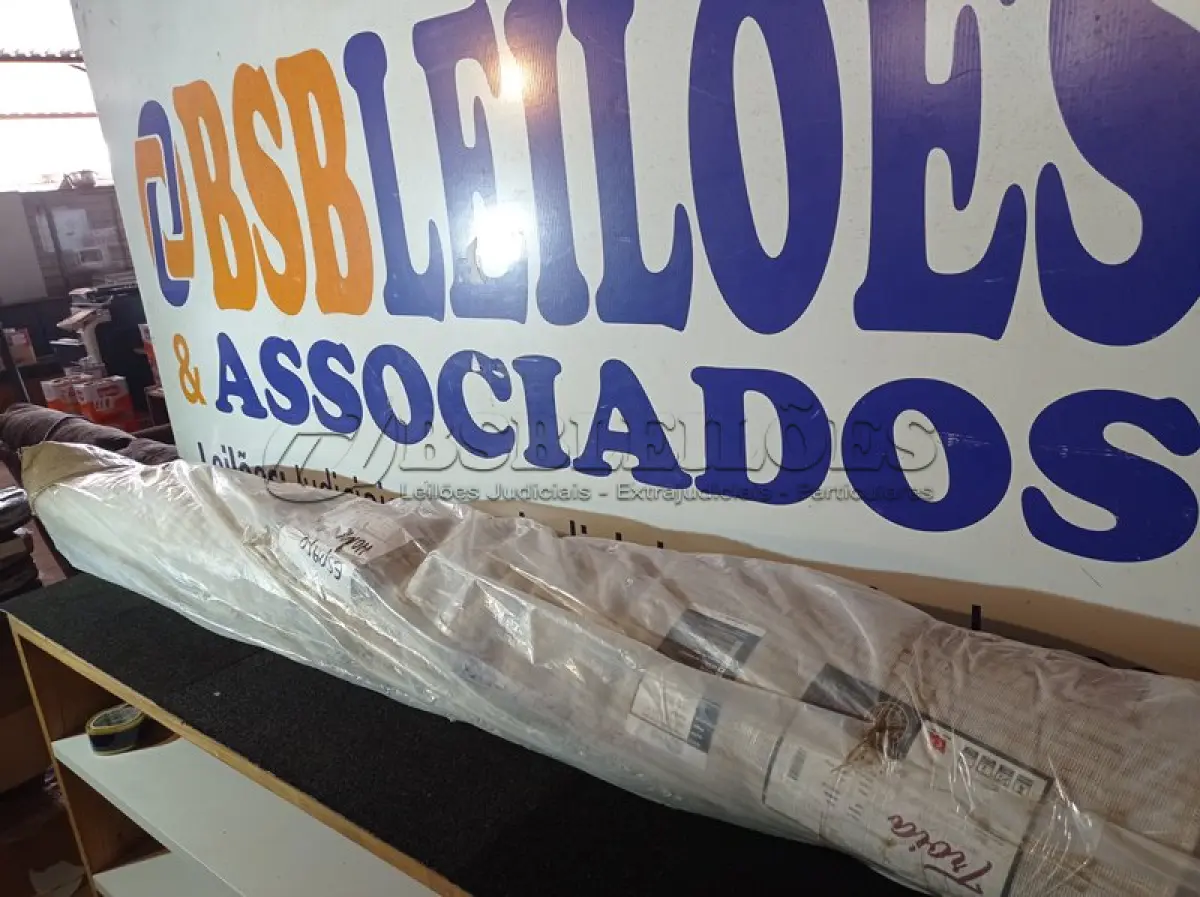 LOTE 034 - 01 - TAPETE TROIA 2,50X3,50 (NO ESTADO, NÃO SABEMOS SE FUNCIONA. LEILÃO NÃO TEM GARANTIA E NEM DEVOLUÇÃO, SUJEITO A POSSÍVEIS AVARIAS VISÍVEIS/OCULTAS E/OU AUSÊNCIA DE COMPONENTES)