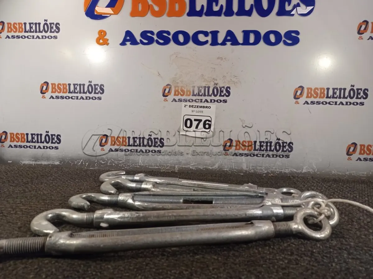 LOTE 076 - 05 ESTICADORES PARA CABO DE AÇO. (NO ESTADO) ATENÇÃO! FAZER A VISITAÇÃO ANTES DE ARREMATAR, NÃO SABEMOS SE FUNCIONA. LEILÃO NÃO TEM GARANTIA E NEM DEVOLUÇÃO, SUJEITO A POSSÍVEIS AVARIAS VISÍVEIS/OCULTAS E/OU AUSÊNCIA DE COMPONENTES.