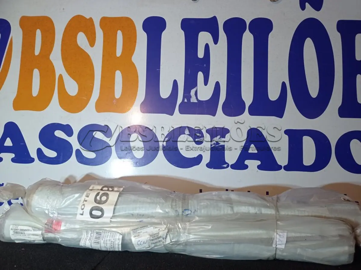 LOTE 069 - 03 – TAPETES DIVERSO (NO ESTADO, NÃO SABEMOS SE FUNCIONA. LEILÃO NÃO TEM GARANTIA E NEM DEVOLUÇÃO, SUJEITO A POSSÍVEIS AVARIAS VISÍVEIS/OCULTAS E/OU AUSÊNCIA DE COMPONENTES)