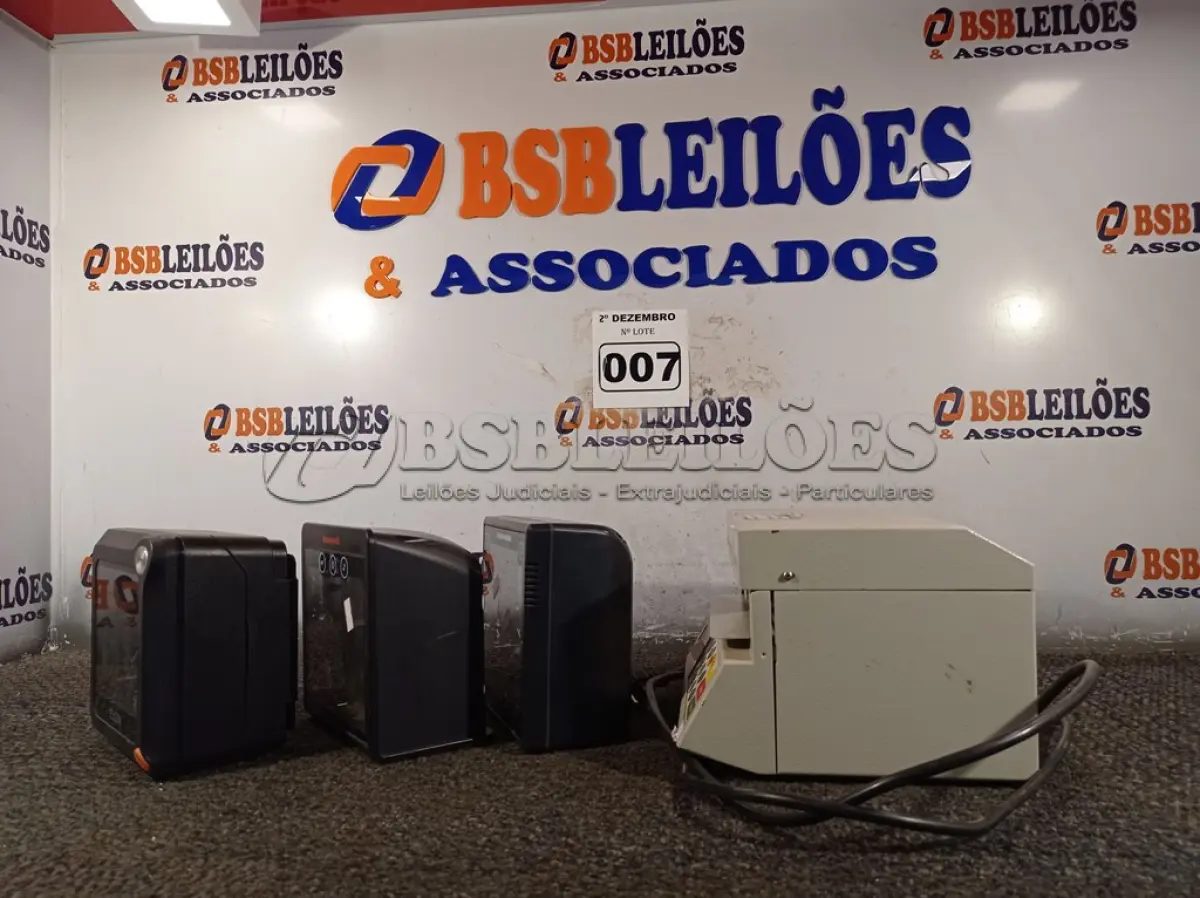 LOTE 007 - 01 IMPRESSORA DE CHEQUES E 03 LEITORES DE CÓDIGO DE BARRAS MARCAS E MODELOS DIVERSOS. (NO ESTADO) ATENÇÃO! FAZER A VISITAÇÃO ANTES DE ARREMATAR, NÃO SABEMOS SE FUNCIONA. LEILÃO NÃO TEM GARANTIA E NEM DEVOLUÇÃO, SUJEITO A POSSÍVEIS AVARIAS VISÍVEIS/OCULTAS E/OU AUSÊNCIA DE COMPONENTES.