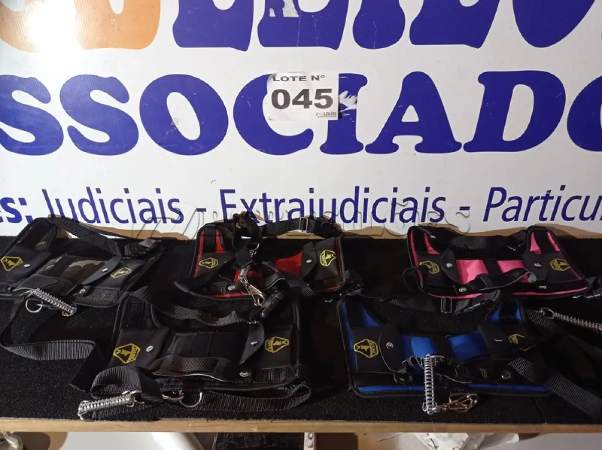 LOTE 045 - 05 - COLEIRAS PEITORAL CACHORRO (NO ESTADO, NÃO SABEMOS SE FUNCIONA. LEILÃO NÃO TEM GARANTIA E NEM DEVOLUÇÃO, SUJEITO A POSSÍVEIS AVARIAS VISÍVEIS/OCULTAS E/OU AUSÊNCIA DE COMPONENTES)