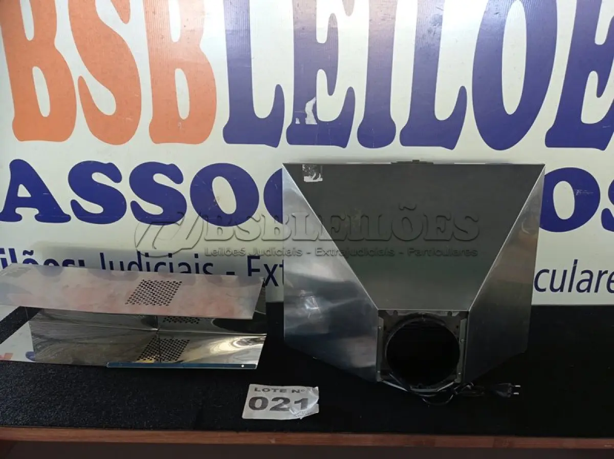 LOTE 021 - 01 - COIFA DE PAREDE BRASTEMP INOX (NO ESTADO, NÃO SABEMOS SE FUNCIONA. LEILÃO NÃO TEM GARANTIA E NEM DEVOLUÇÃO, SUJEITO A POSSÍVEIS AVARIAS VISÍVEIS/OCULTAS E/OU AUSÊNCIA DE COMPONENTES)