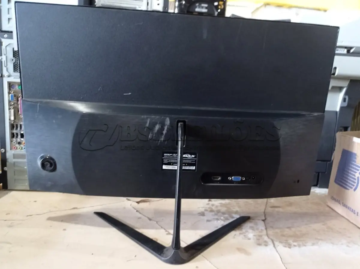 LOTE 366 - 01 MONITOR BRASIL PC. (NO ESTADO) ATENÇÃO! FAZER A VISITAÇÃO ANTES DE ARREMATAR, NÃO SABEMOS SE FUNCIONA. LEILÃO NÃO TEM GARANTIA E NEM DEVOLUÇÃO, SUJEITO A POSSÍVEIS AVARIAS VISÍVEIS/OCULTAS E/OU AUSÊNCIA DE COMPONENTES.