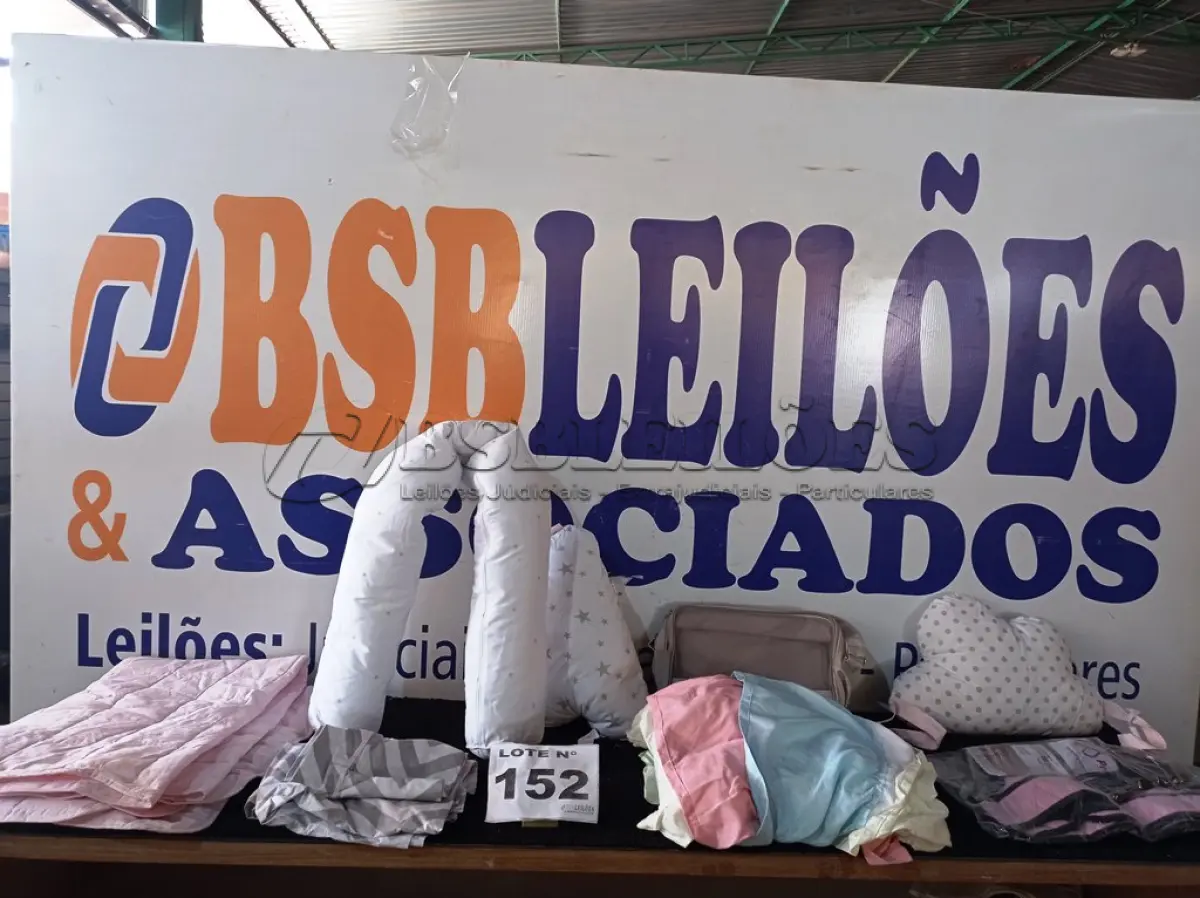 LOTE 152 - 16 - ENXOVAIS DE BEBÊ DIVERSOS (NO ESTADO, NÃO SABEMOS SE FUNCIONA. LEILÃO NÃO TEM GARANTIA E NEM DEVOLUÇÃO, SUJEITO A POSSÍVEIS AVARIAS VISÍVEIS/OCULTAS E/OU AUSÊNCIA DE COMPONENTES)