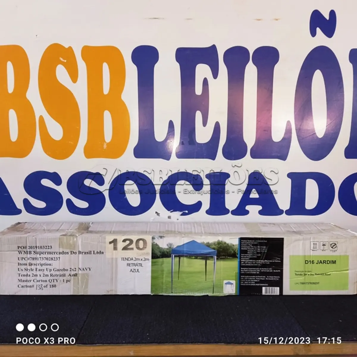 LOTE 120 - 01 - TENDA GAZEBO SANFONADO ARTICULADA 2X2 (NO ESTADO, NÃO SABEMOS SE FUNCIONA. LEILÃO NÃO TEM GARANTIA E NEM DEVOLUÇÃO, SUJEITO A POSSÍVEIS AVARIAS VISÍVEIS/OCULTAS E/OU AUSÊNCIA DE COMPONENTES)