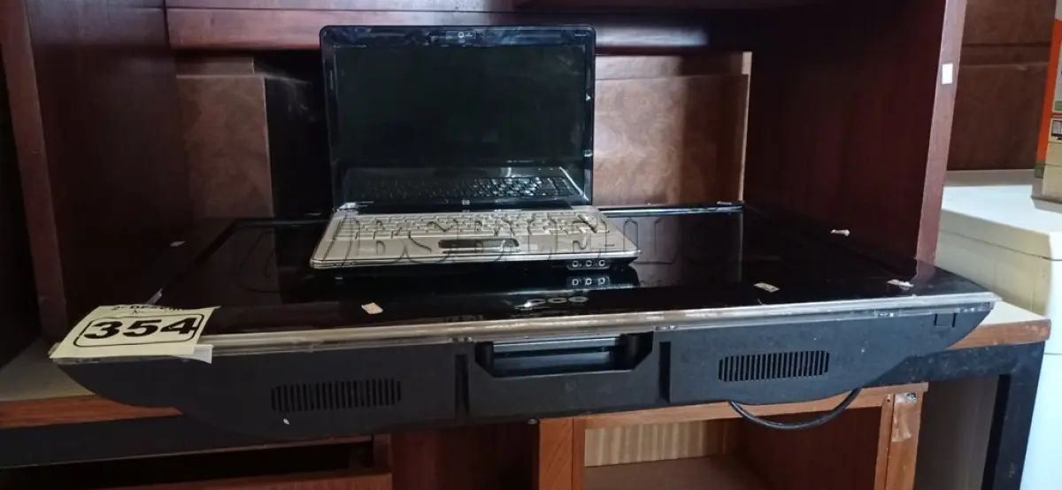 LOTE 354 - 01 TV CCE E 01 NOTEBOOK MARCA HP. (NO ESTADO) ATENÇÃO! FAZER A VISITAÇÃO ANTES DE ARREMATAR, NÃO SABEMOS SE FUNCIONA. LEILÃO NÃO TEM GARANTIA E NEM DEVOLUÇÃO, SUJEITO A POSSÍVEIS AVARIAS VISÍVEIS/OCULTAS E/OU AUSÊNCIA DE COMPONENTES.