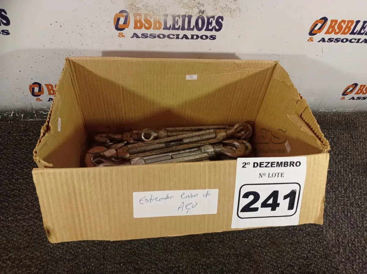 LOTE 241 - 01 LOTE COM VÁRIOS ESTICADORES PARA CABO DE AÇO. (NO ESTADO) ATENÇÃO! FAZER A VISITAÇÃO ANTES DE ARREMATAR, NÃO SABEMOS SE FUNCIONA. LEILÃO NÃO TEM GARANTIA E NEM DEVOLUÇÃO, SUJEITO A POSSÍVEIS AVARIAS VISÍVEIS/OCULTAS E/OU AUSÊNCIA DE COMPONENTES.