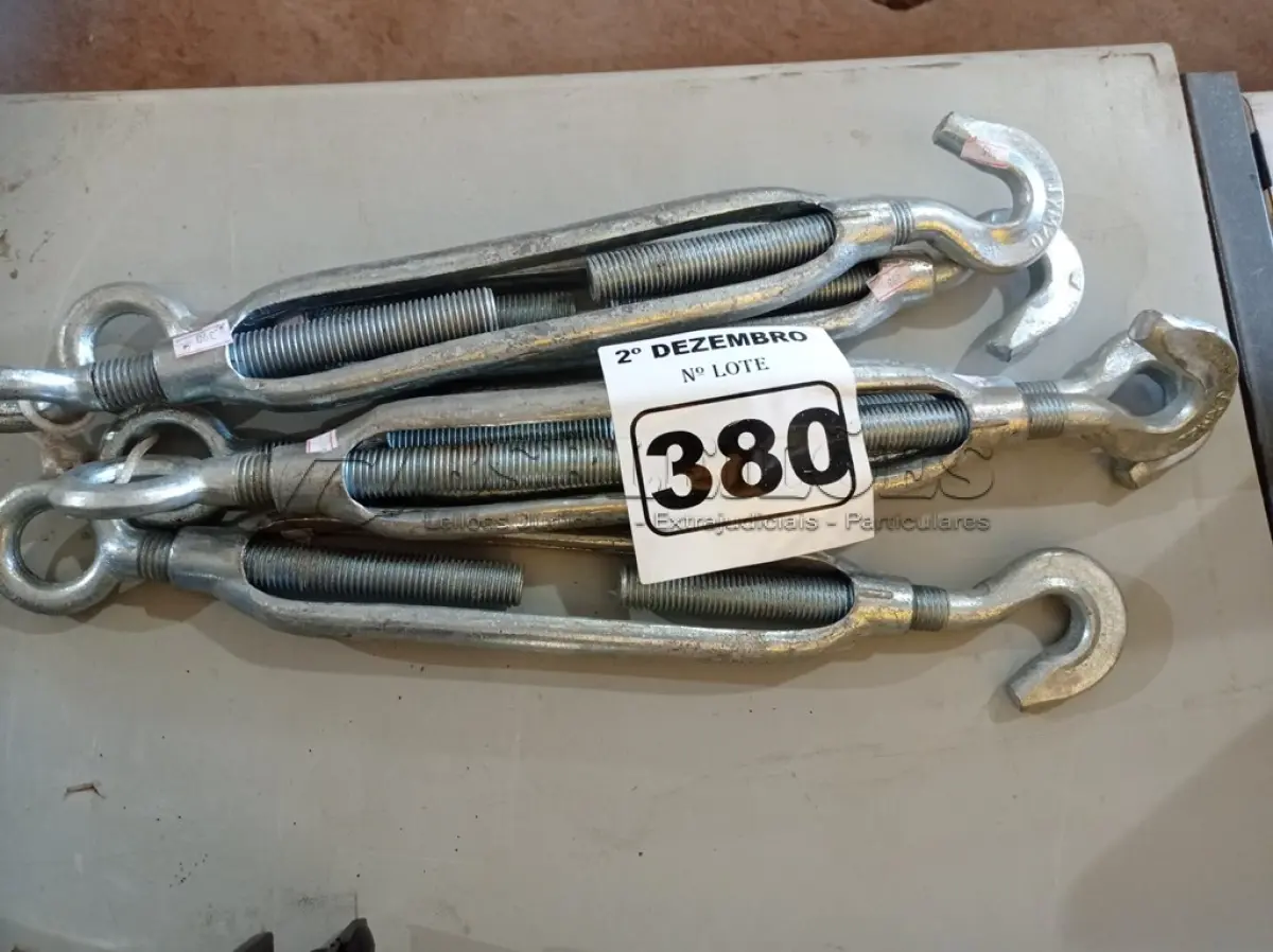 LOTE 380 - 05 ESTICADORES PARA CABO DE AÇO. (NO ESTADO) ATENÇÃO! FAZER A VISITAÇÃO ANTES DE ARREMATAR, NÃO SABEMOS SE FUNCIONA. LEILÃO NÃO TEM GARANTIA E NEM DEVOLUÇÃO, SUJEITO A POSSÍVEIS AVARIAS VISÍVEIS/OCULTAS E/OU AUSÊNCIA DE COMPONENTES.