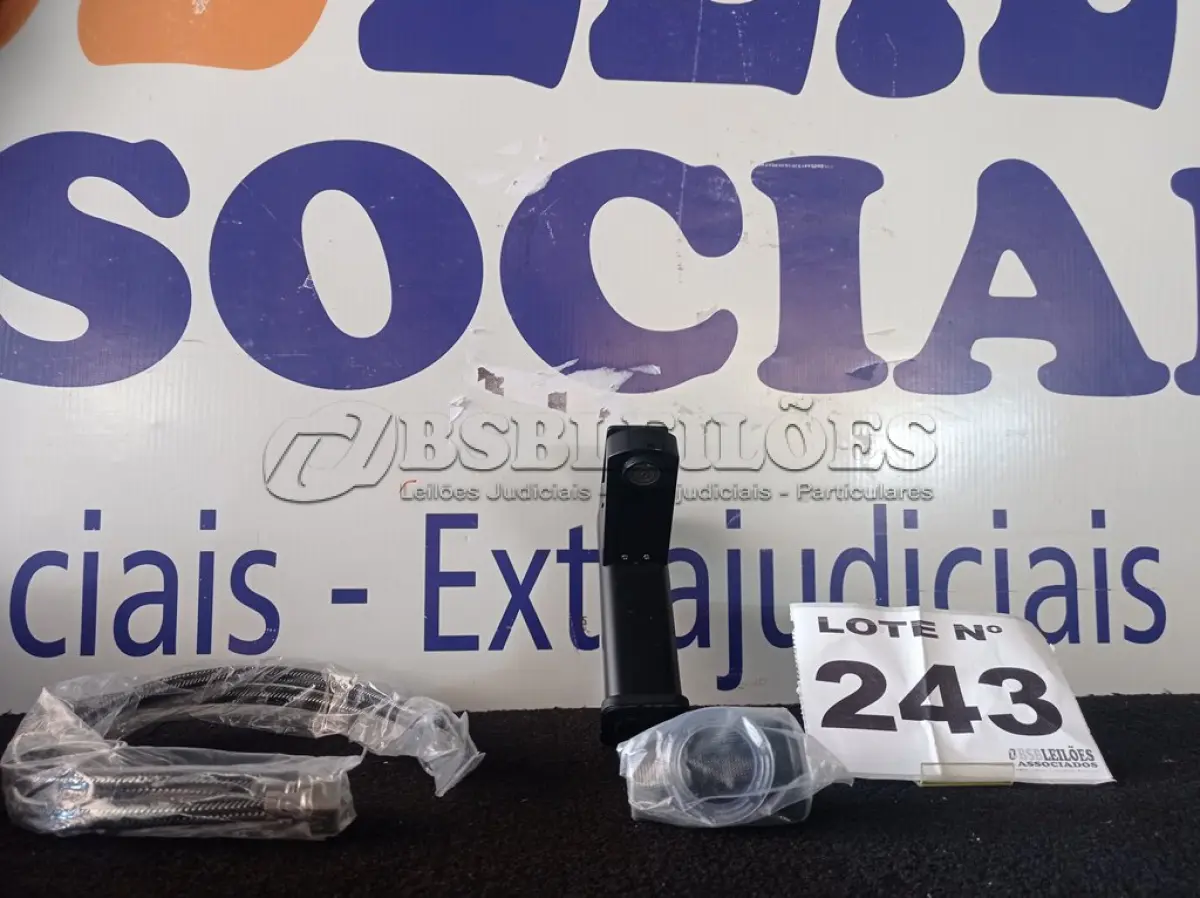LOTE 243 - 01 - TORNEIRA BANHEIRO MONOCOMANDO MISTURADOR MODERNA PRETO FOSCO (NO ESTADO, NÃO SABEMOS SE FUNCIONA. LEILÃO NÃO TEM GARANTIA E NEM DEVOLUÇÃO, SUJEITO A POSSÍVEIS AVARIAS VISÍVEIS/OCULTAS E/OU AUSÊNCIA DE COMPONENTES)