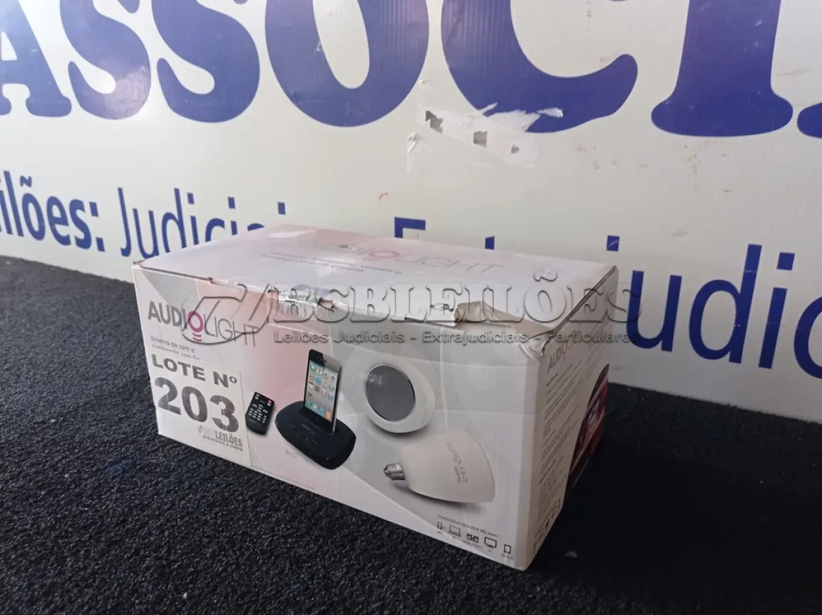 LOTE 203 - 01 - SISTEMA DE SOM E ILUMINAÇÃO SEM FIO (NO ESTADO, NÃO SABEMOS SE FUNCIONA. LEILÃO NÃO TEM GARANTIA E NEM DEVOLUÇÃO, SUJEITO A POSSÍVEIS AVARIAS VISÍVEIS/OCULTAS E/OU AUSÊNCIA DE COMPONENTES)