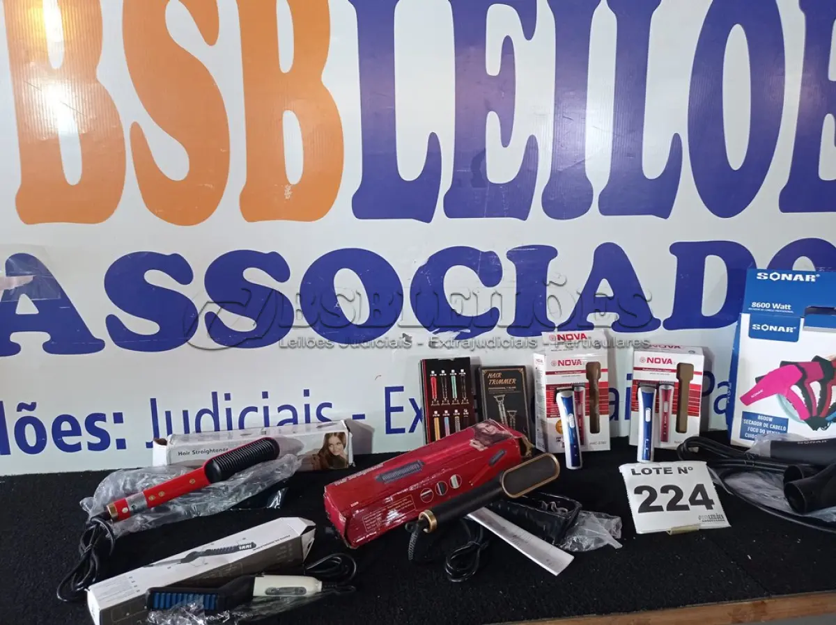 LOTE 224 - 08 – ELETRO PORTÁTEIS DIVERSOS (NO ESTADO, NÃO SABEMOS SE FUNCIONA. LEILÃO NÃO TEM GARANTIA E NEM DEVOLUÇÃO, SUJEITO A POSSÍVEIS AVARIAS VISÍVEIS/OCULTAS E/OU AUSÊNCIA DE COMPONENTES)