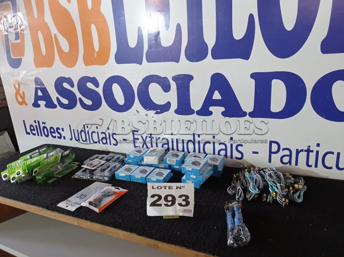 LOTE 293 - 60 – ITENS PARA CELULARES  (APROXIMADAMENTE)(NO ESTADO, NÃO SABEMOS SE FUNCIONA. LEILÃO NÃO TEM GARANTIA E NEM DEVOLUÇÃO, SUJEITO A POSSÍVEIS AVARIAS VISÍVEIS/OCULTAS E/OU AUSÊNCIA DE COMPONENTES)