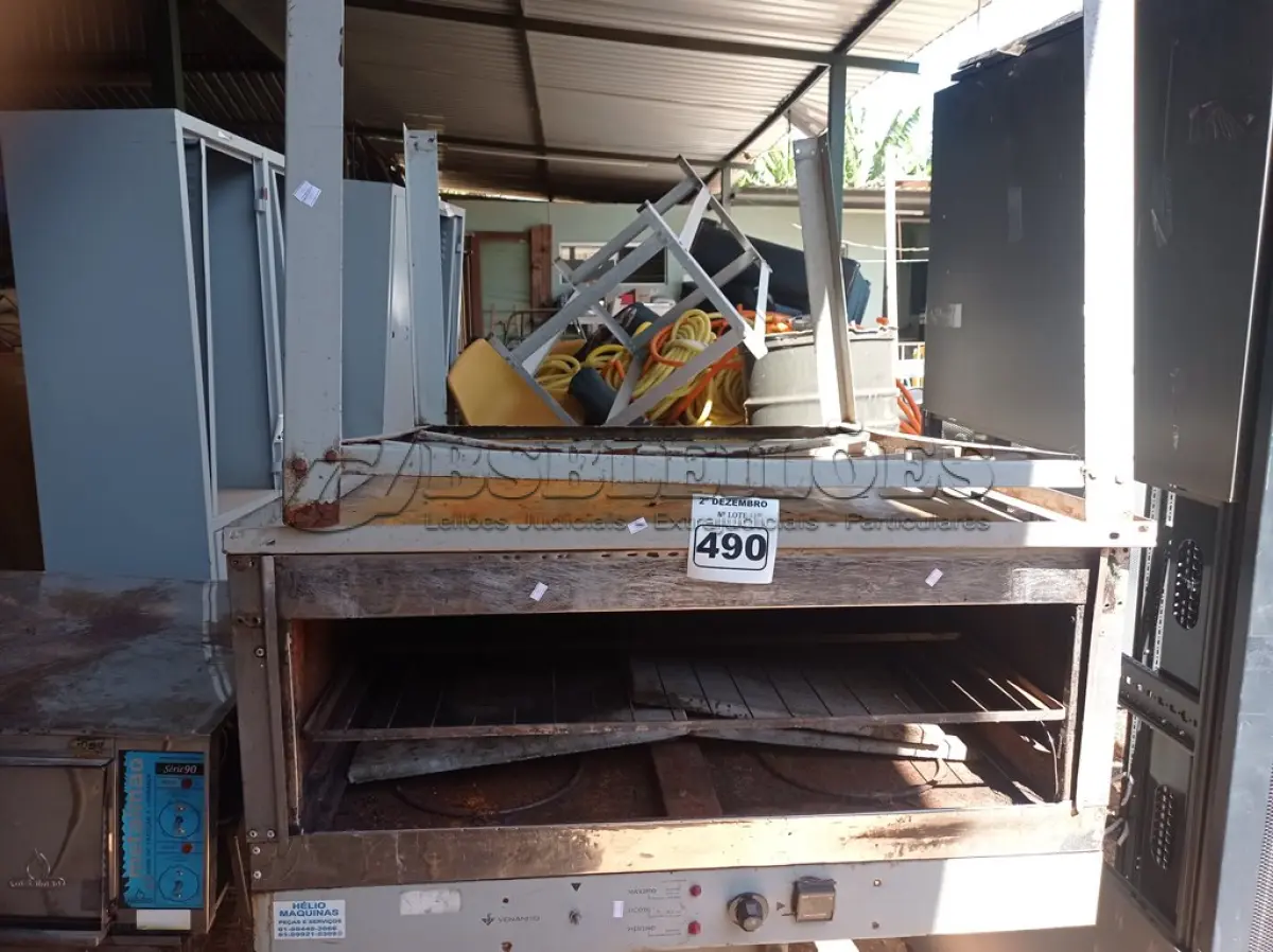 LOTE 490 - 01 FORNO INDUSTRIAL COM AVARIAS. (NO ESTADO) ATENÇÃO! FAZER A VISITAÇÃO ANTES DE ARREMATAR, NÃO SABEMOS SE FUNCIONA. LEILÃO NÃO TEM GARANTIA E NEM DEVOLUÇÃO, SUJEITO A POSSÍVEIS AVARIAS VISÍVEIS/OCULTAS E/OU AUSÊNCIA DE COMPONENTES.