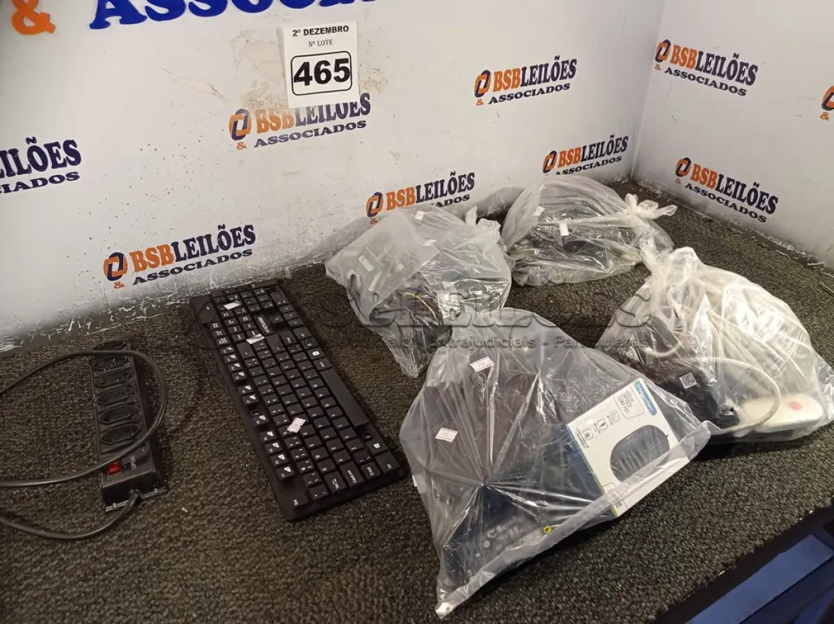 LOTE 465 - 01 LOTE COM PERIFÉRICOS DE INFORMÁTICA DIVERSOS. (NO ESTADO) ATENÇÃO! FAZER A VISITAÇÃO ANTES DE ARREMATAR, NÃO SABEMOS SE FUNCIONA. LEILÃO NÃO TEM GARANTIA E NEM DEVOLUÇÃO, SUJEITO A POSSÍVEIS AVARIAS VISÍVEIS/OCULTAS E/OU AUSÊNCIA DE COMPONENTES.