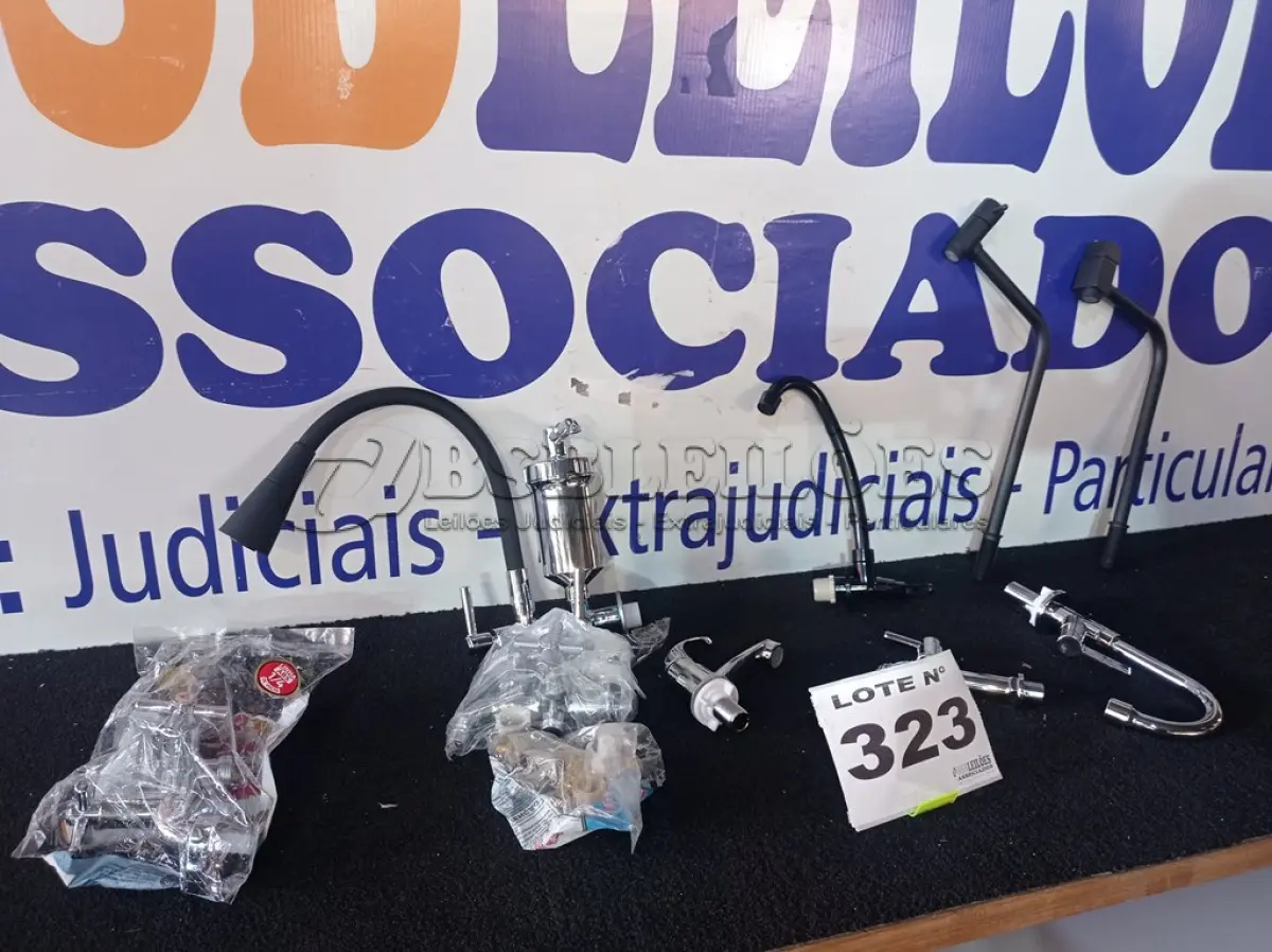 LOTE 323 - 10 – TORNEIRAS DIVERSAS (NO ESTADO, NÃO SABEMOS SE FUNCIONA. LEILÃO NÃO TEM GARANTIA E NEM DEVOLUÇÃO, SUJEITO A POSSÍVEIS AVARIAS VISÍVEIS/OCULTAS E/OU AUSÊNCIA DE COMPONENTES)