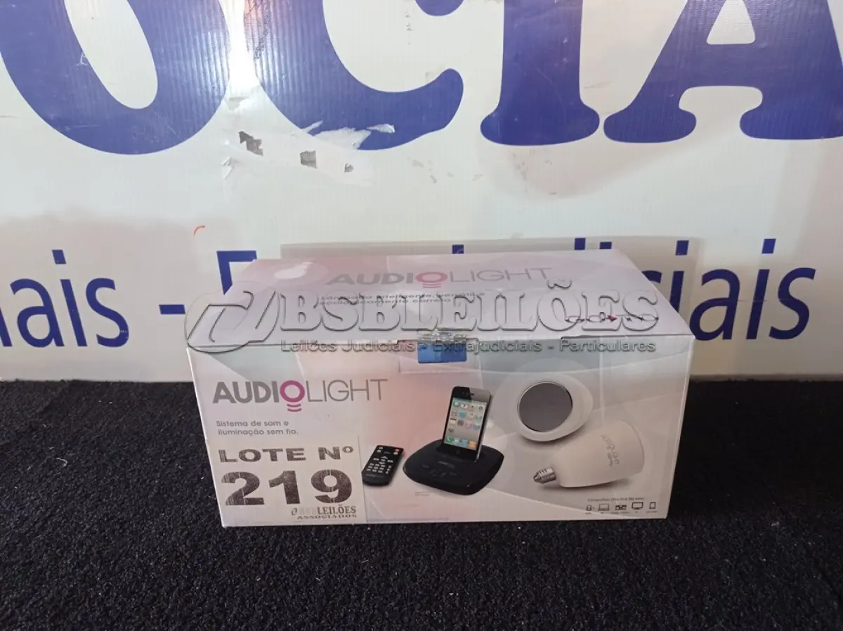 LOTE 219 - 01 - SISTEMA DE SOM E ILUMINAÇÃO SEM FIO (NO ESTADO, NÃO SABEMOS SE FUNCIONA. LEILÃO NÃO TEM GARANTIA E NEM DEVOLUÇÃO, SUJEITO A POSSÍVEIS AVARIAS VISÍVEIS/OCULTAS E/OU AUSÊNCIA DE COMPONENTES)