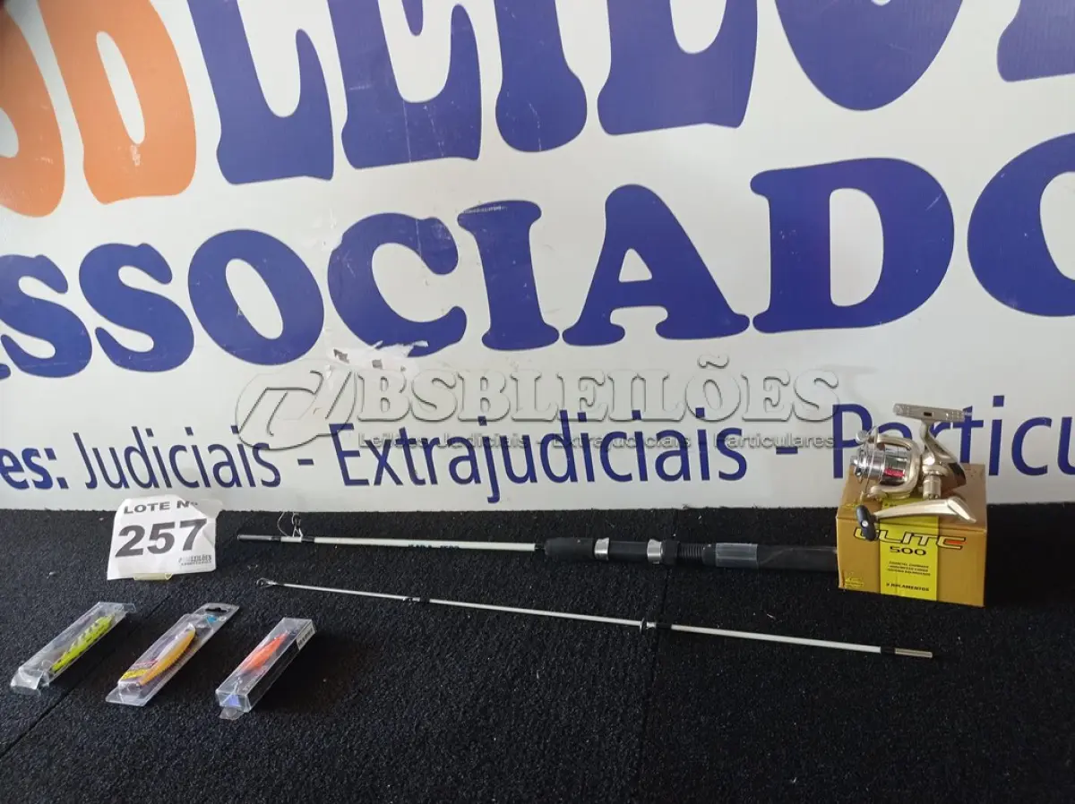 LOTE 257 - 05 - ITENS PARA PESCA DIVERSOS (NO ESTADO, NÃO SABEMOS SE FUNCIONA. LEILÃO NÃO TEM GARANTIA E NEM DEVOLUÇÃO, SUJEITO A POSSÍVEIS AVARIAS VISÍVEIS/OCULTAS E/OU AUSÊNCIA DE COMPONENTES)