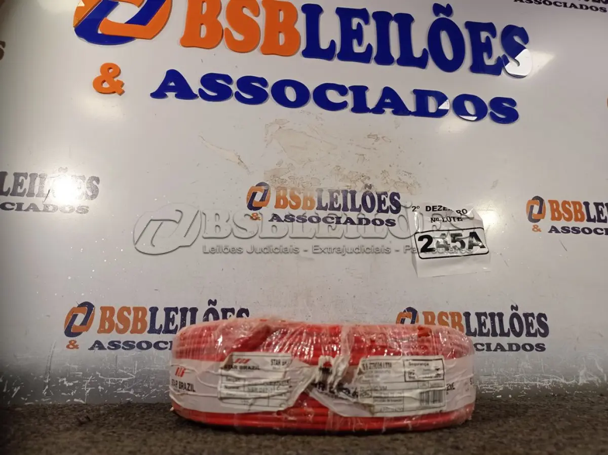 LOTE 245 - 01 ROLO DE CABO FLEXÍVEL 100M 1X4MM NA COR VERMELHA (NOVO). (NO ESTADO) ATENÇÃO! FAZER A VISITAÇÃO ANTES DE ARREMATAR, NÃO SABEMOS SE FUNCIONA. LEILÃO NÃO TEM GARANTIA E NEM DEVOLUÇÃO, SUJEITO A POSSÍVEIS AVARIAS VISÍVEIS/OCULTAS E/OU AUSÊNCIA DE COMPONENTES.