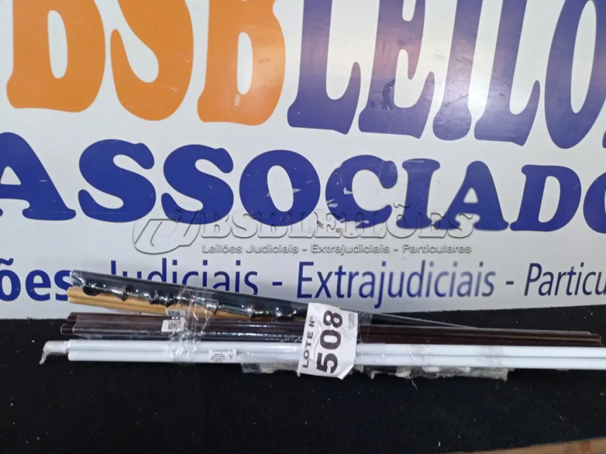 LOTE 508 - 08 – VARAIS PARA CORTINAS (NO ESTADO, NÃO SABEMOS SE FUNCIONA. LEILÃO NÃO TEM GARANTIA E NEM DEVOLUÇÃO, SUJEITO A POSSÍVEIS AVARIAS VISÍVEIS/OCULTAS E/OU AUSÊNCIA DE COMPONENTES)