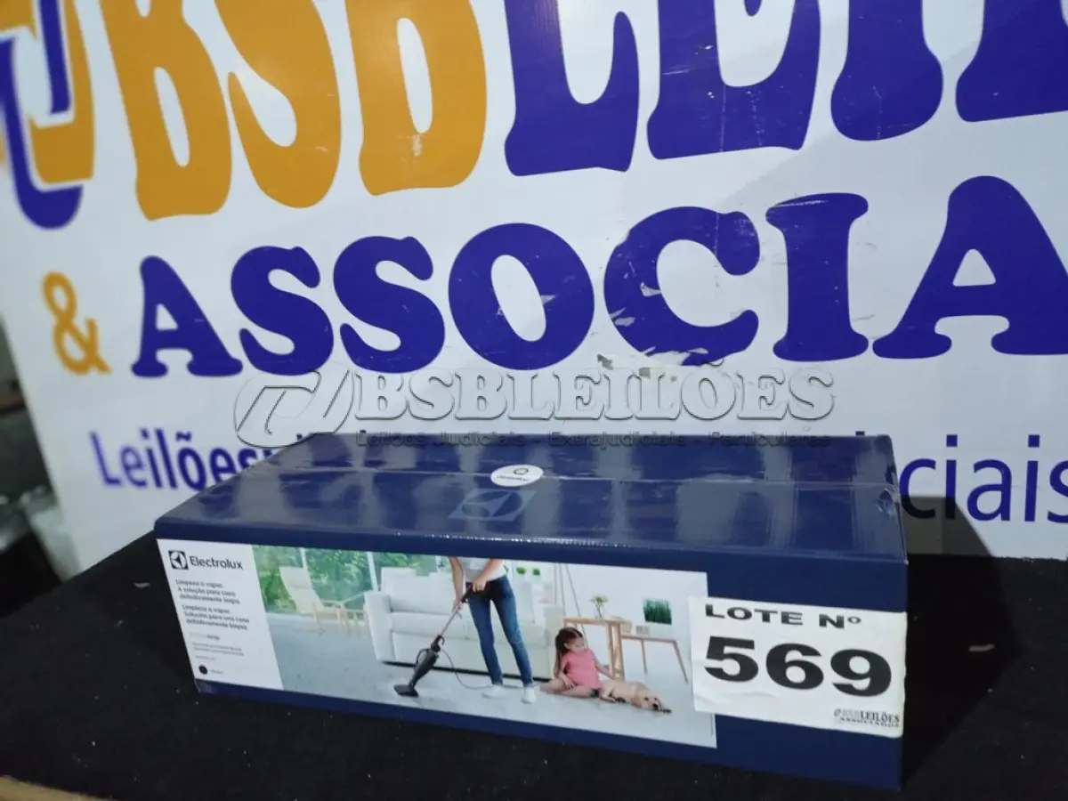 LOTE 569 - 01 - VAPORIZADOR HIGIENIZADOR ELECTROLUX 1300W POWER MOP10 220VOLTS (NO ESTADO, NÃO SABEMOS SE FUNCIONA. LEILÃO NÃO TEM GARANTIA E NEM DEVOLUÇÃO, SUJEITO A POSSÍVEIS AVARIAS VISÍVEIS/OCULTAS E/OU AUSÊNCIA DE COMPONENTES)