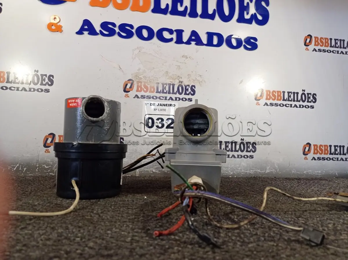 LOTE 032 - 02 AQUECEDORES PARA BANHEIRA DE HIDROMASSAGEM. (NO ESTADO) ATENÇÃO! FAZER A VISITAÇÃO ANTES DE ARREMATAR, NÃO SABEMOS SE FUNCIONA. LEILÃO NÃO TEM GARANTIA E NEM DEVOLUÇÃO, SUJEITO A POSSÍVEIS AVARIAS VISÍVEIS/OCULTAS E/OU AUSÊNCIA DE COMPONENTES.