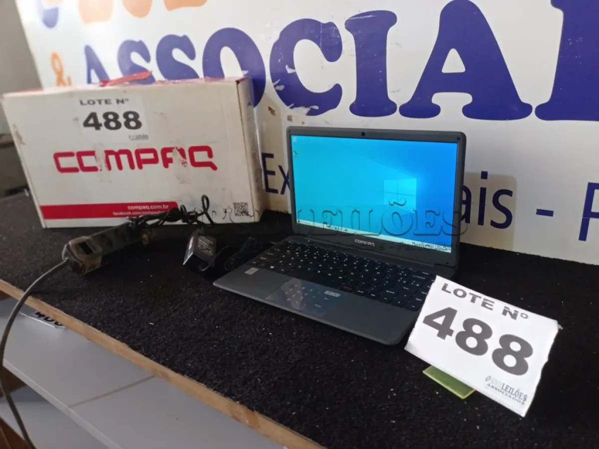 LOTE 488 - 01 - NOTEBOOK INTEL CORE I3 4GB RAM HD 120GB SSD (NO ESTADO, NÃO SABEMOS SE FUNCIONA. LEILÃO NÃO TEM GARANTIA E NEM DEVOLUÇÃO, SUJEITO A POSSÍVEIS AVARIAS VISÍVEIS/OCULTAS E/OU AUSÊNCIA DE COMPONENTES)