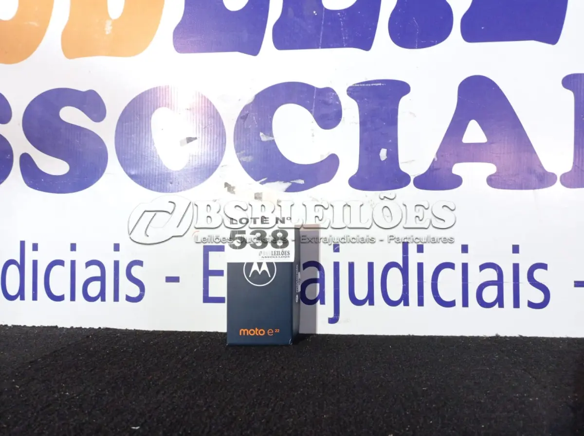 LOTE 538 - 01 - SMARTPHONE MOTOROLA MOTO E22 XT2239-10, 128GB, 4GB (NO ESTADO, NÃO SABEMOS SE FUNCIONA. LEILÃO NÃO TEM GARANTIA E NEM DEVOLUÇÃO, SUJEITO A POSSÍVEIS AVARIAS VISÍVEIS/OCULTAS E/OU AUSÊNCIA DE COMPONENTES)