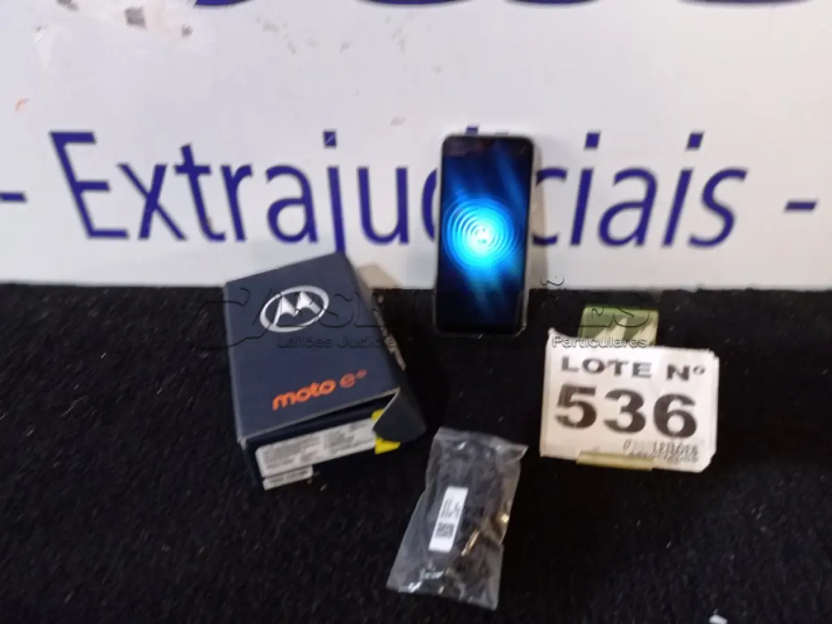 LOTE 536 - 01 - SMARTPHONE MOTOROLA MOTO E6I (NO ESTADO, NÃO SABEMOS SE FUNCIONA. LEILÃO NÃO TEM GARANTIA E NEM DEVOLUÇÃO, SUJEITO A POSSÍVEIS AVARIAS VISÍVEIS/OCULTAS E/OU AUSÊNCIA DE COMPONENTES)