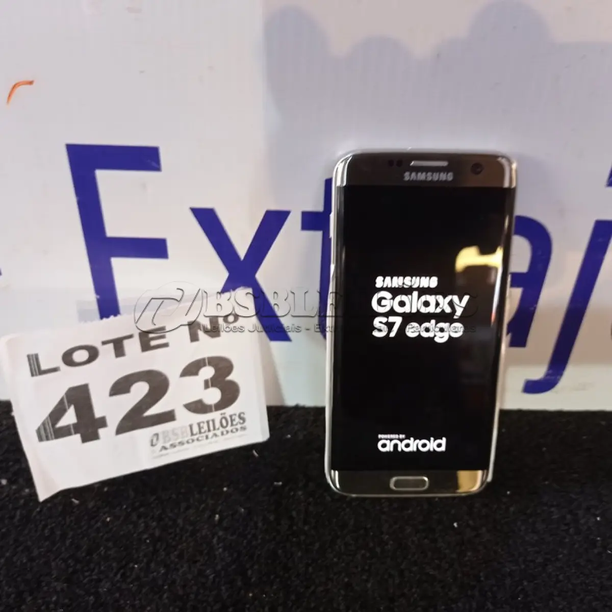 LOTE 423 - 01 - CELULAR SAMSUNG S7 EDGE (NO ESTADO, NÃO SABEMOS SE FUNCIONA. LEILÃO NÃO TEM GARANTIA E NEM DEVOLUÇÃO, SUJEITO A POSSÍVEIS AVARIAS VISÍVEIS/OCULTAS E/OU AUSÊNCIA DE COMPONENTES)