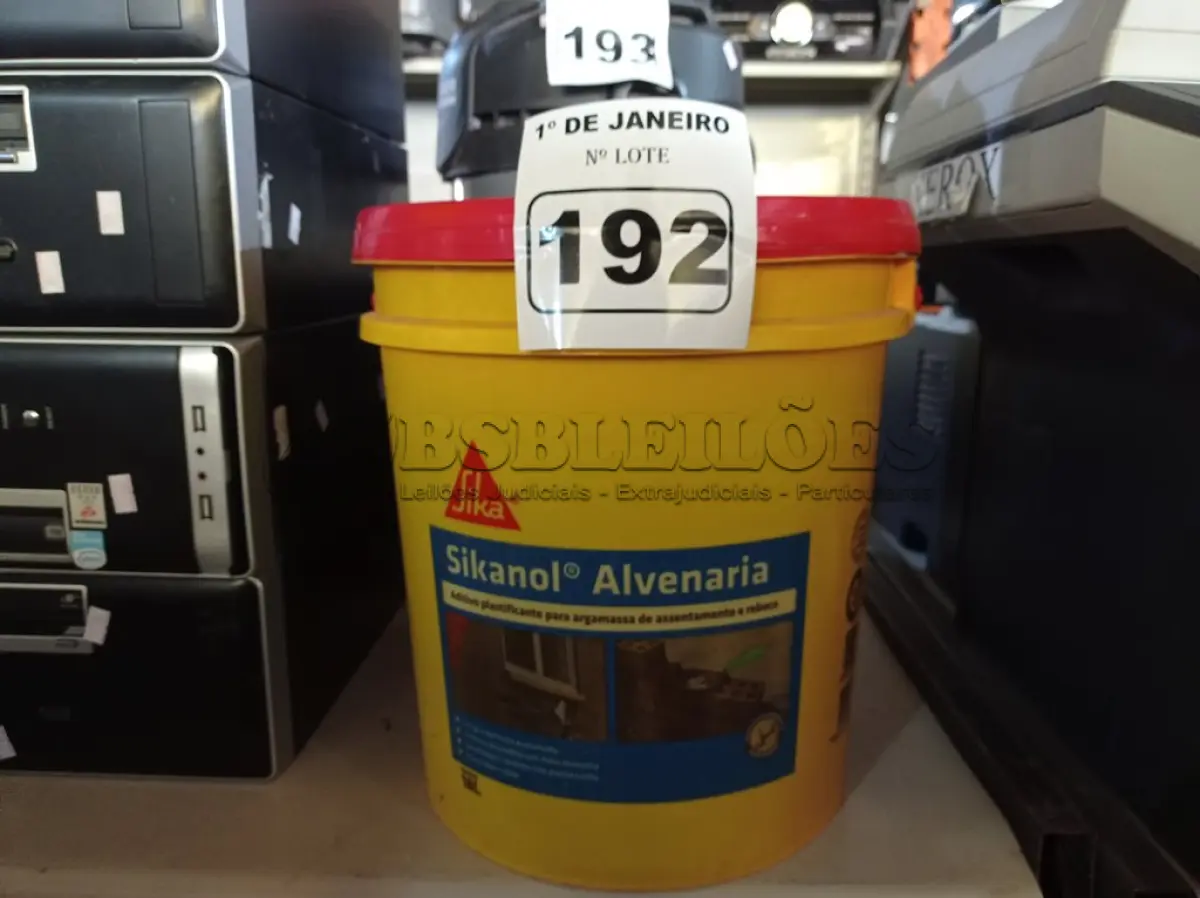 LOTE 192 - 01 BALDE DE SIKANOL ALVENARIA, ADITIVO PLASTIFICANTE PARA ARGAMASSA DE ASSENTAMENTO E REBOCO 18L. (NO ESTADO) ATENÇÃO! FAZER A VISITAÇÃO ANTES DE ARREMATAR, NÃO SABEMOS SE FUNCIONA. LEILÃO NÃO TEM GARANTIA E NEM DEVOLUÇÃO, SUJEITO A POSSÍVEIS AVARIAS VISÍVEIS/OCULTAS E/OU AUSÊNCIA DE COMPONENTES.