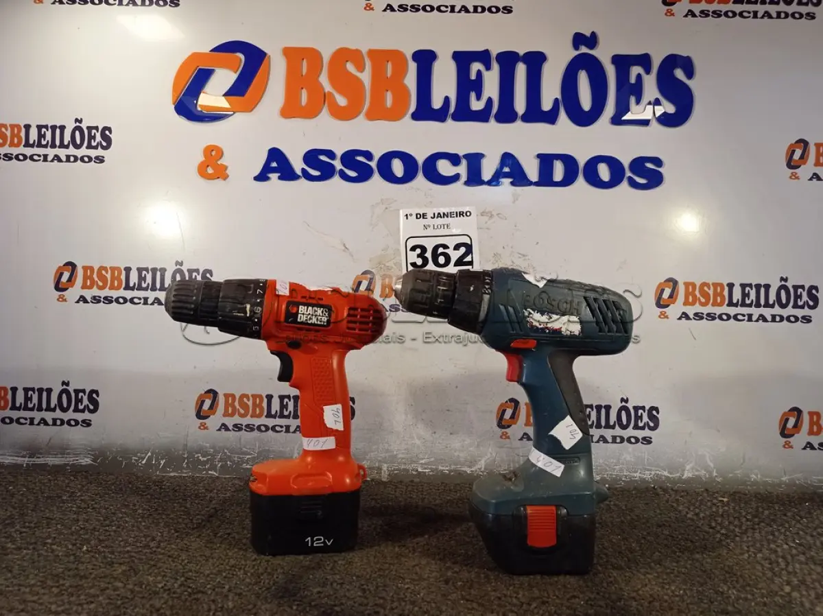 LOTE 362 - 02 PARAFUSADEIRA MARCAS E MODELOS DIVERSOS. (NO ESTADO) ATENÇÃO! FAZER A VISITAÇÃO ANTES DE ARREMATAR, NÃO SABEMOS SE FUNCIONA. LEILÃO NÃO TEM GARANTIA E NEM DEVOLUÇÃO, SUJEITO A POSSÍVEIS AVARIAS VISÍVEIS/OCULTAS E/OU AUSÊNCIA DE COMPONENTES.