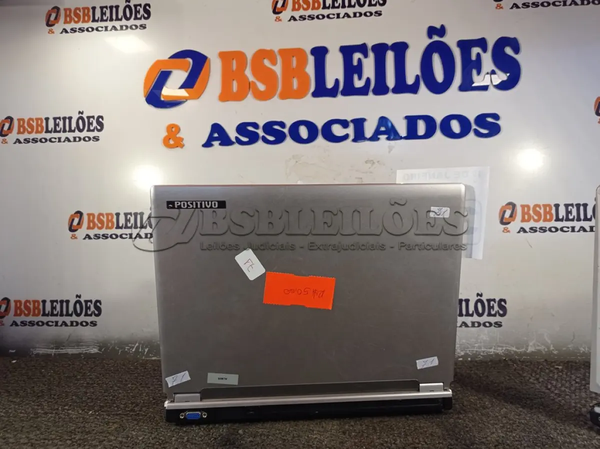 LOTE 351 - 01 NOTEBOOK MARCA POSITIVO. (NO ESTADO) ATENÇÃO! FAZER A VISITAÇÃO ANTES DE ARREMATAR, NÃO SABEMOS SE FUNCIONA. LEILÃO NÃO TEM GARANTIA E NEM DEVOLUÇÃO, SUJEITO A POSSÍVEIS AVARIAS VISÍVEIS/OCULTAS E/OU AUSÊNCIA DE COMPONENTES.