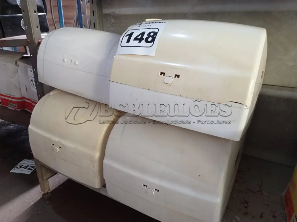 LOTE 148 - 04 DISPENSE PARA PAPEL TOALHA. (NO ESTADO) ATENÇÃO! FAZER A VISITAÇÃO ANTES DE ARREMATAR, NÃO SABEMOS SE FUNCIONA. LEILÃO NÃO TEM GARANTIA E NEM DEVOLUÇÃO, SUJEITO A POSSÍVEIS AVARIAS VISÍVEIS/OCULTAS E/OU AUSÊNCIA DE COMPONENTES.
