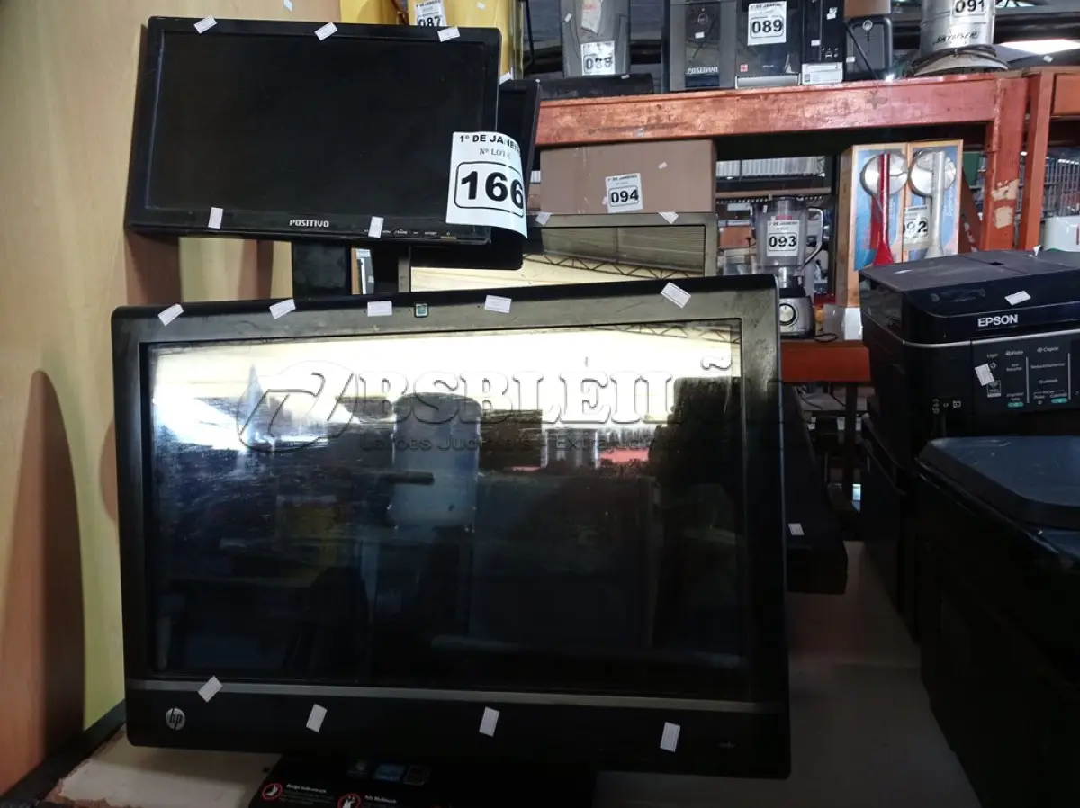 LOTE 166 - 02 CPU’S, 01 MÁQUINA DE ESCREVER E 04 MONITORES MARCAS E MODELOS DIVERSOS. (NO ESTADO) ATENÇÃO! FAZER A VISITAÇÃO ANTES DE ARREMATAR, NÃO SABEMOS SE FUNCIONA. LEILÃO NÃO TEM GARANTIA E NEM DEVOLUÇÃO, SUJEITO A POSSÍVEIS AVARIAS VISÍVEIS/OCULTAS E/OU AUSÊNCIA DE COMPONENTES.