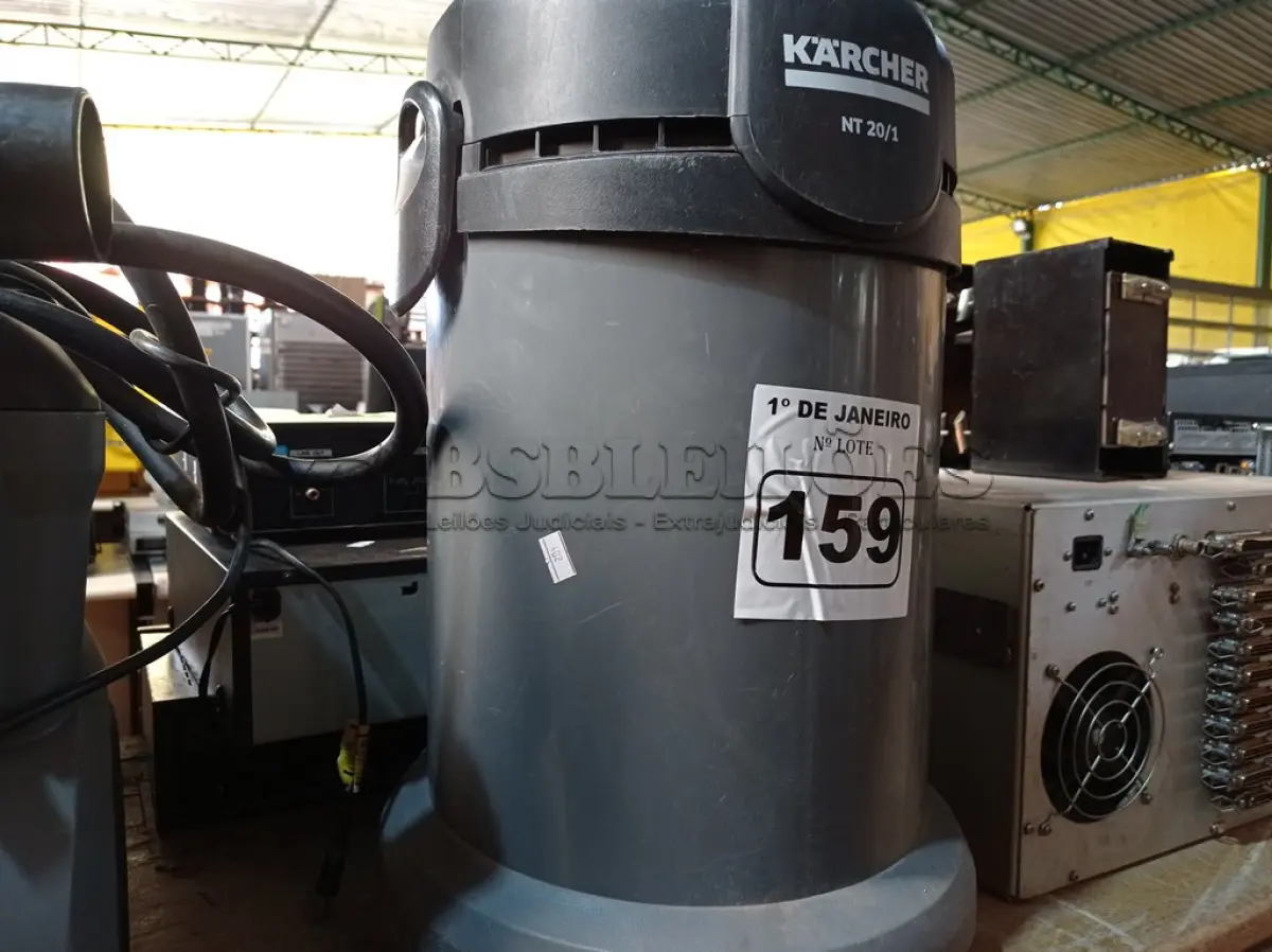 LOTE 159 - 01 ASPIRADOR DE PÓ MARCA KARCHER NT 20/1 220V. (NO ESTADO) ATENÇÃO! FAZER A VISITAÇÃO ANTES DE ARREMATAR, NÃO SABEMOS SE FUNCIONA. LEILÃO NÃO TEM GARANTIA E NEM DEVOLUÇÃO, SUJEITO A POSSÍVEIS AVARIAS VISÍVEIS/OCULTAS E/OU AUSÊNCIA DE COMPONENTES.