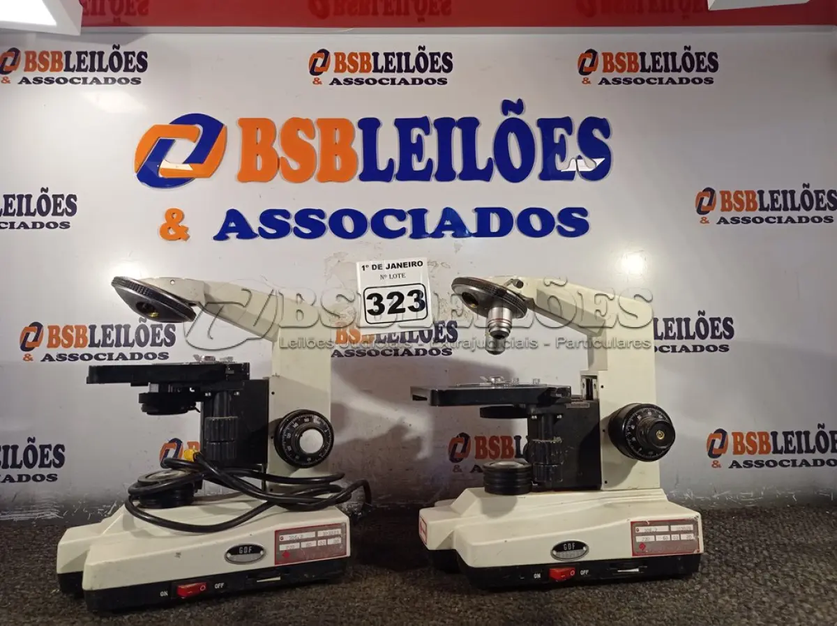 LOTE 323 - 02 MICROSCÓPIOS INCOMPLETOS. (NO ESTADO) ATENÇÃO! FAZER A VISITAÇÃO ANTES DE ARREMATAR, NÃO SABEMOS SE FUNCIONA. LEILÃO NÃO TEM GARANTIA E NEM DEVOLUÇÃO, SUJEITO A POSSÍVEIS AVARIAS VISÍVEIS/OCULTAS E/OU AUSÊNCIA DE COMPONENTES.