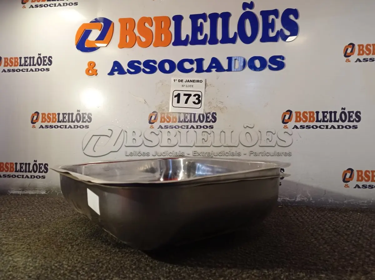 LOTE 173 - 01 CUBAS EM AÇO INOX. (NO ESTADO) ATENÇÃO! FAZER A VISITAÇÃO ANTES DE ARREMATAR, NÃO SABEMOS SE FUNCIONA. LEILÃO NÃO TEM GARANTIA E NEM DEVOLUÇÃO, SUJEITO A POSSÍVEIS AVARIAS VISÍVEIS/OCULTAS E/OU AUSÊNCIA DE COMPONENTES.