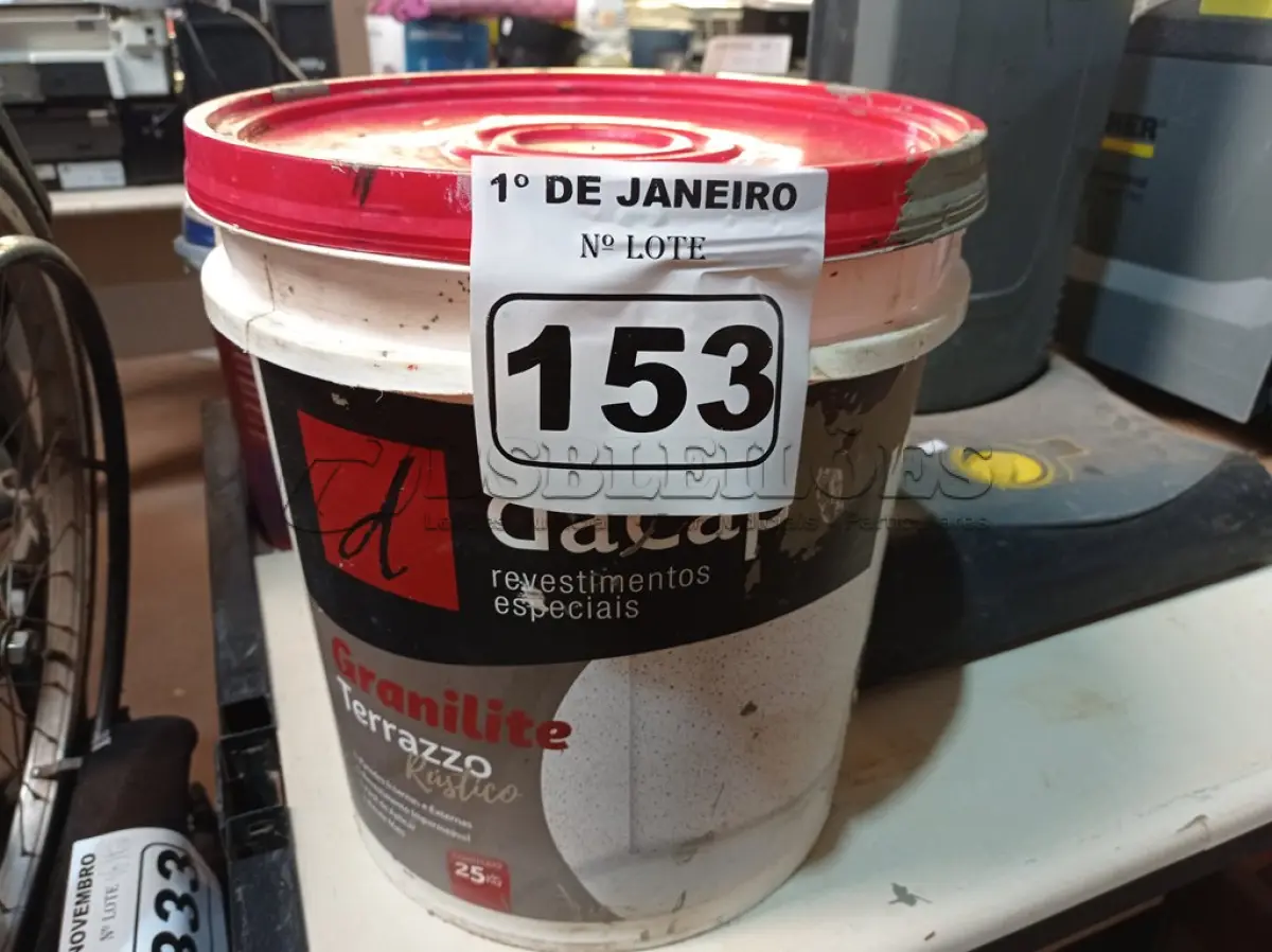 LOTE 153 - 01 BALDE DE GRANILITE RUSTICO DACAPÓ 25KG. (NO ESTADO) ATENÇÃO! FAZER A VISITAÇÃO ANTES DE ARREMATAR, NÃO SABEMOS SE FUNCIONA. LEILÃO NÃO TEM GARANTIA E NEM DEVOLUÇÃO, SUJEITO A POSSÍVEIS AVARIAS VISÍVEIS/OCULTAS E/OU AUSÊNCIA DE COMPONENTES.